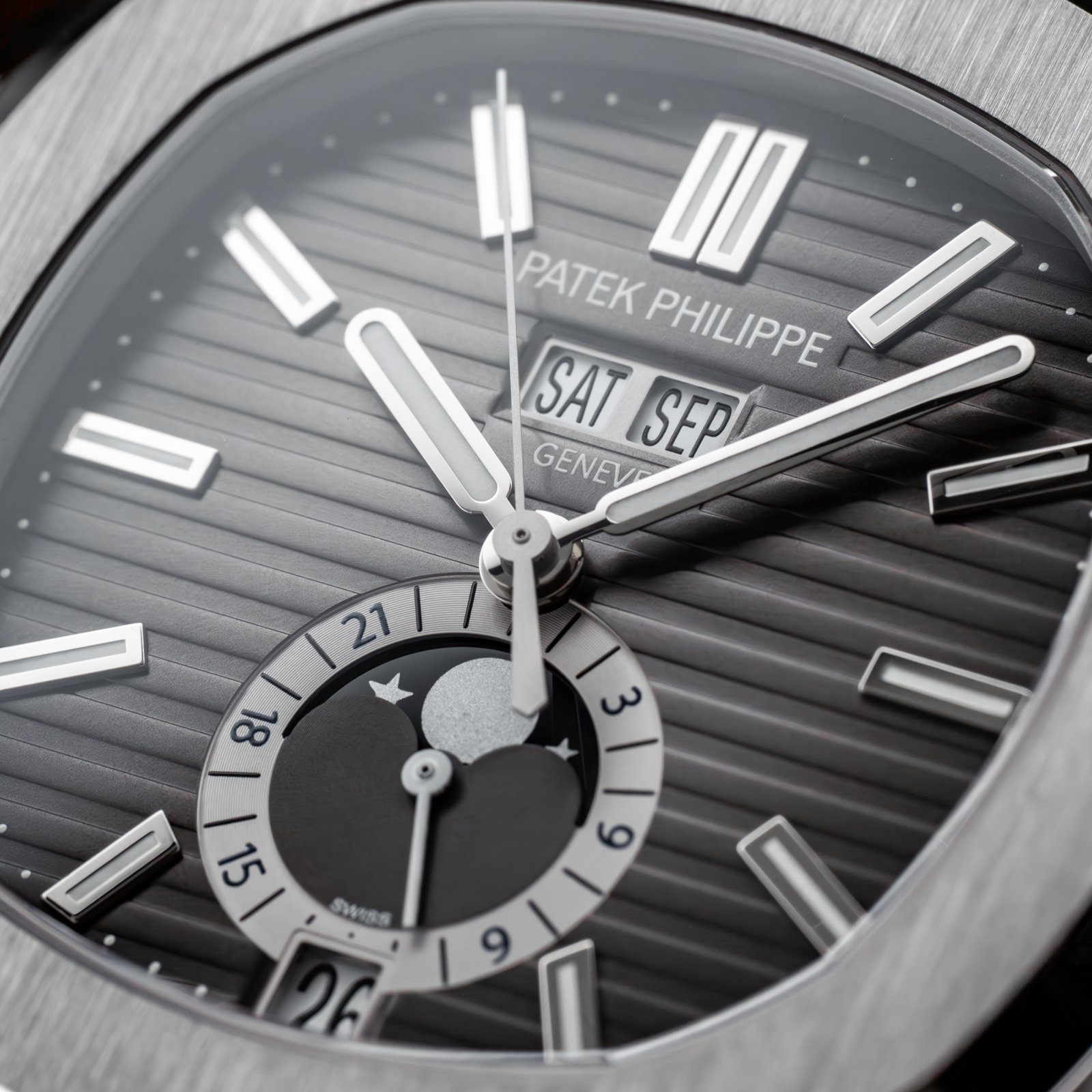 patek-philippe-nautilus-annual-calendar-moon-phase-the-stellaris-collection.06.jpg
