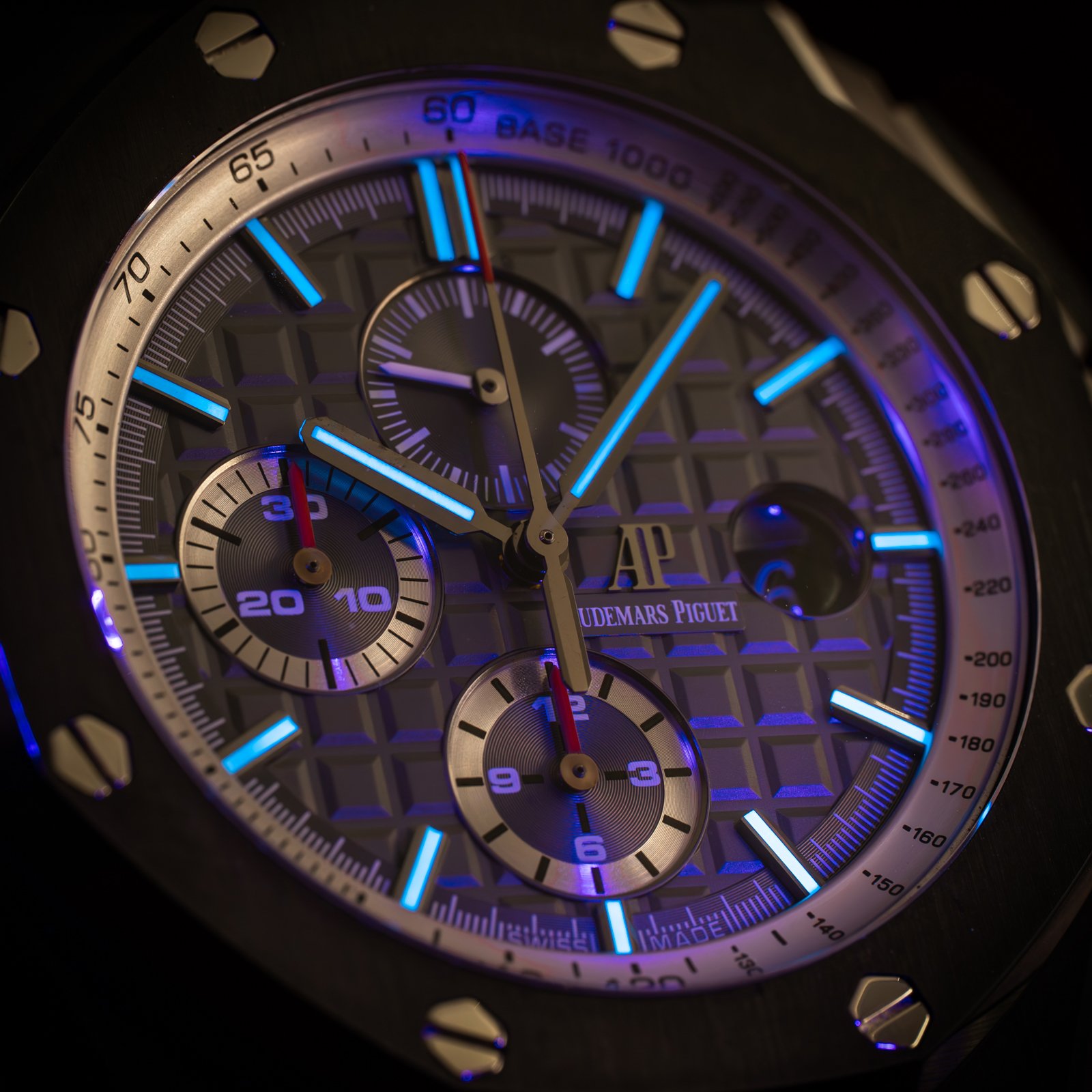 AudemarsPiguetRoyalOakOffshoreChronographAnthracite.23.jpg