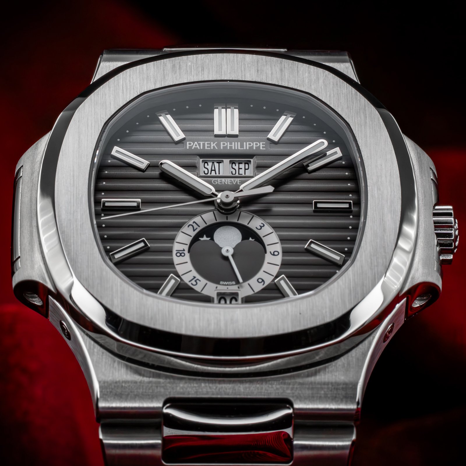patek-philippe-nautilus-annual-calendar-moon-phase-the-stellaris-collection.08.jpg