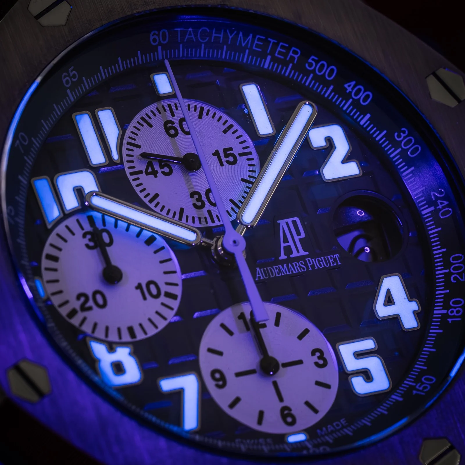 audemars-piguet-royal-oak-offshore-chrono-blue-beast-25721st-the-stellaris-collection.22.jpg