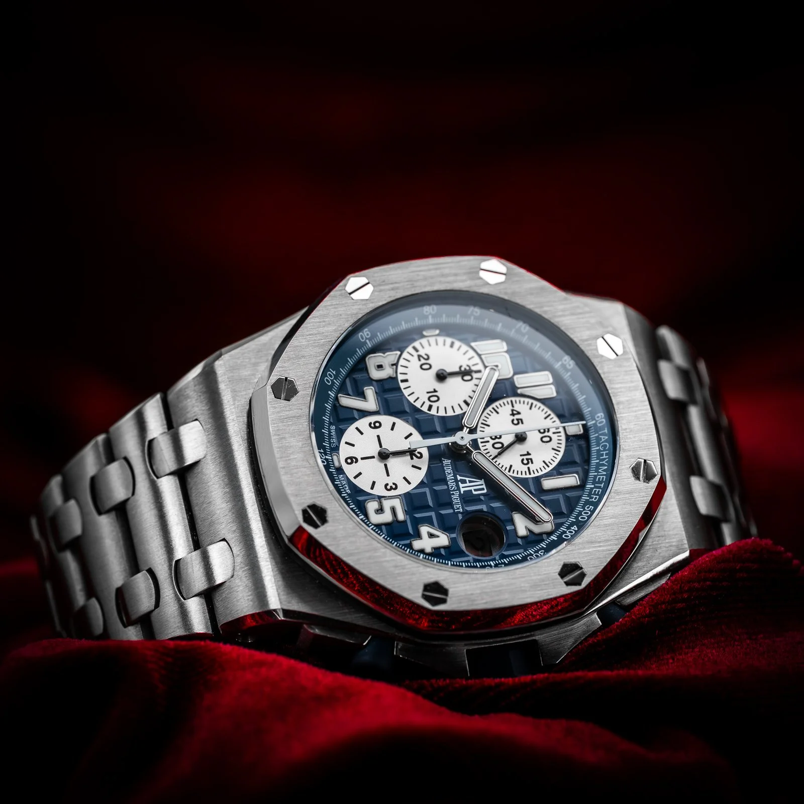 audemars-piguet-royal-oak-offshore-chrono-blue-beast-25721st-the-stellaris-collection.02.jpg