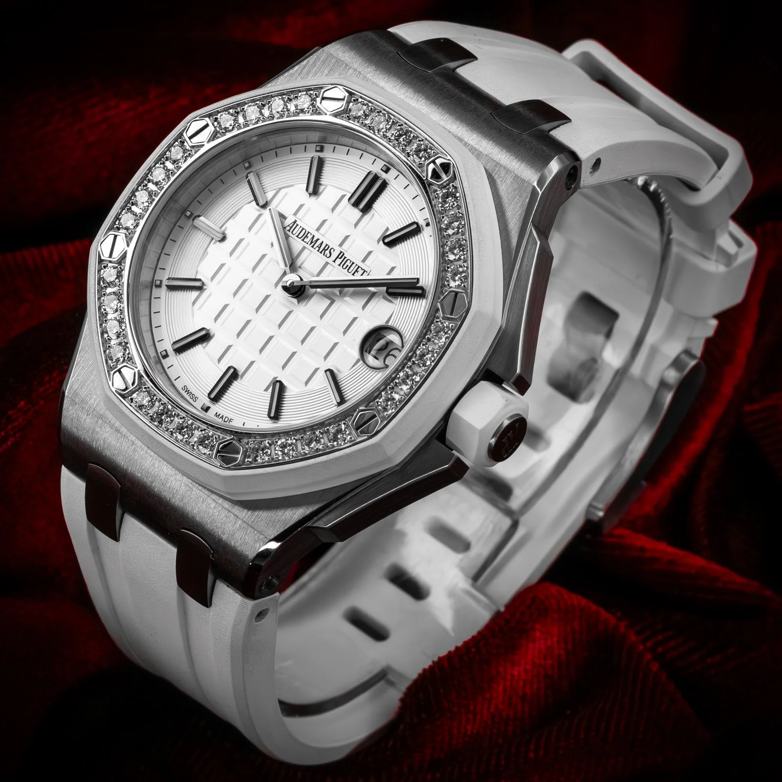 audemars-piguet-royal-oak-offshore-lady-quartz-diamond-bezel-67540sk-the-stellaris-collection.10.jpg