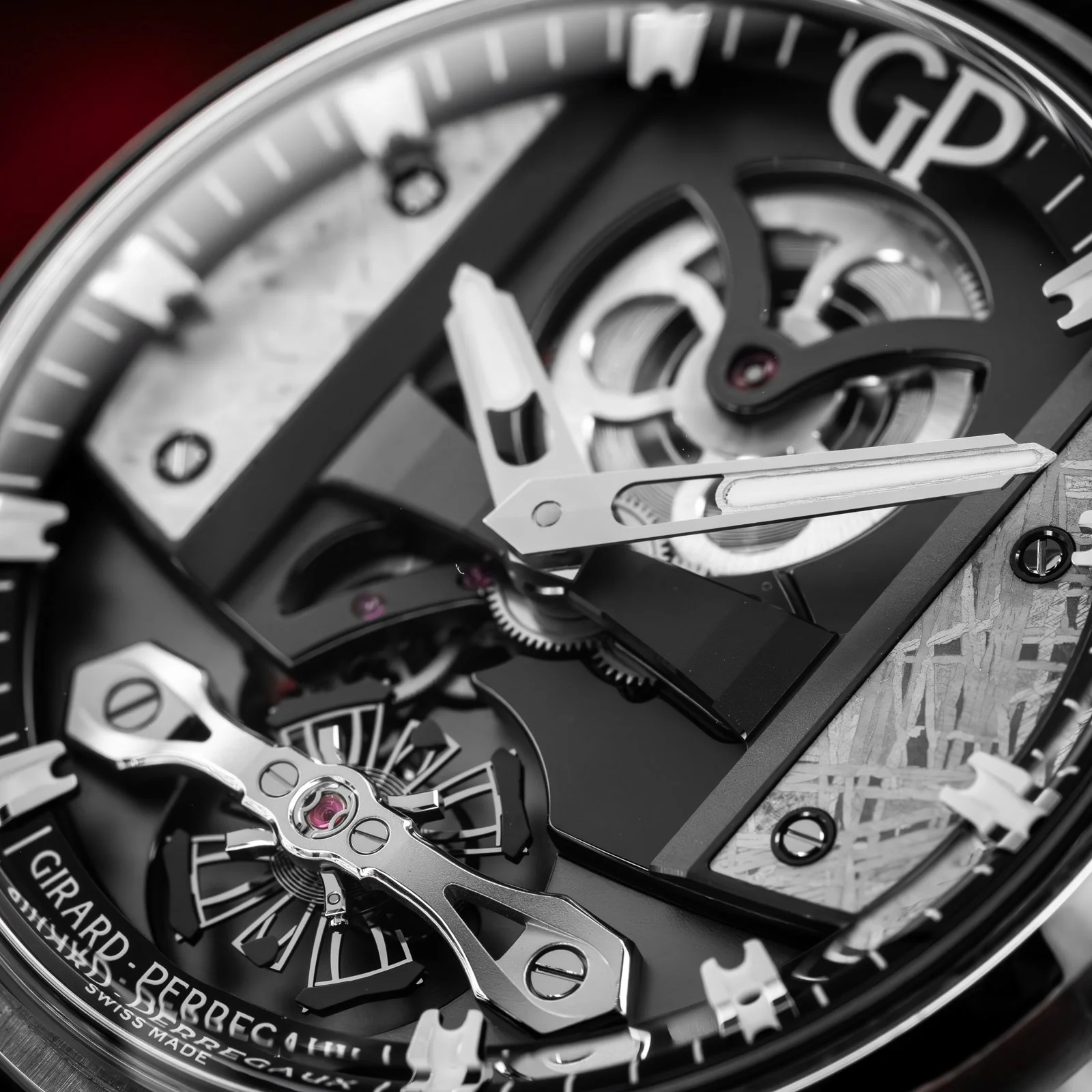 girard-perregaux-free-bridge-meteorite-82000-the-stellaris-collection.17.jpg