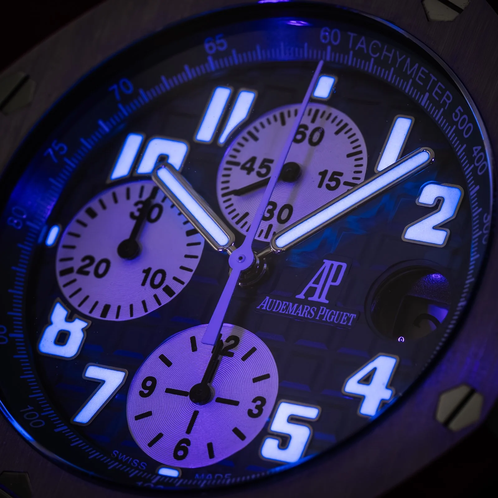 audemars-piguet-royal-oak-offshore-chrono-blue-beast-25721st-the-stellaris-collection.11.jpg