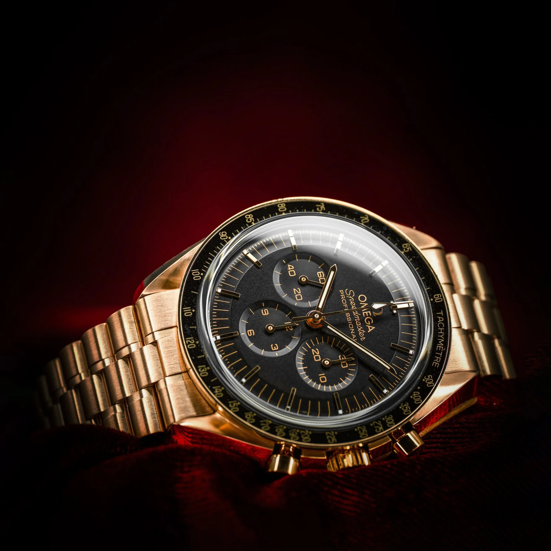 omega-speedmaster-sedna-gold-black-dial-310.60.42.50.01.001-the-stellaris-collection 02.jpg