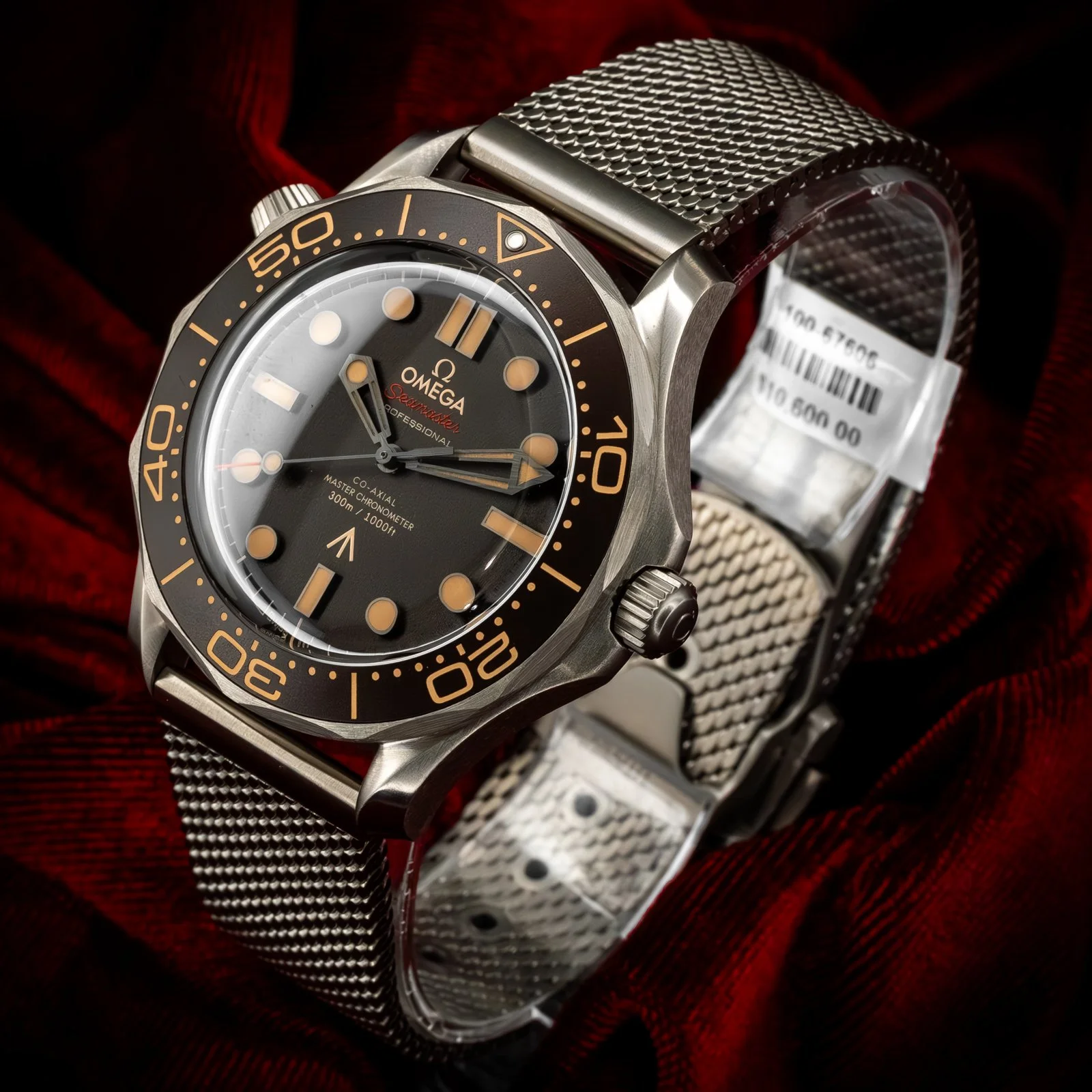 omega-seamaster-diver-300m-007-no-time-to-die-210.90.42.20.01.001-the-stellaris-collection.10.jpg
