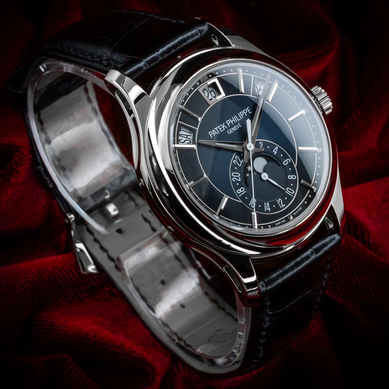 patek-philippe-annual-calendar-complications-white-gold-blue-dial-5205g-013-the-stellaris-collection.08.jpg