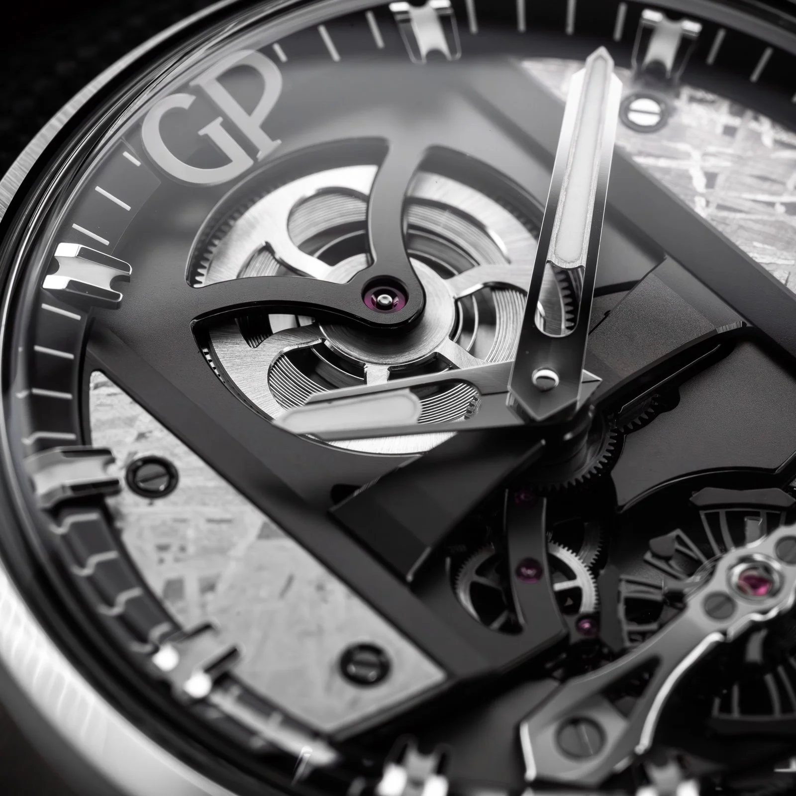 girard-perregaux-free-bridge-meteorite-82000-the-stellaris-collection.05.jpg