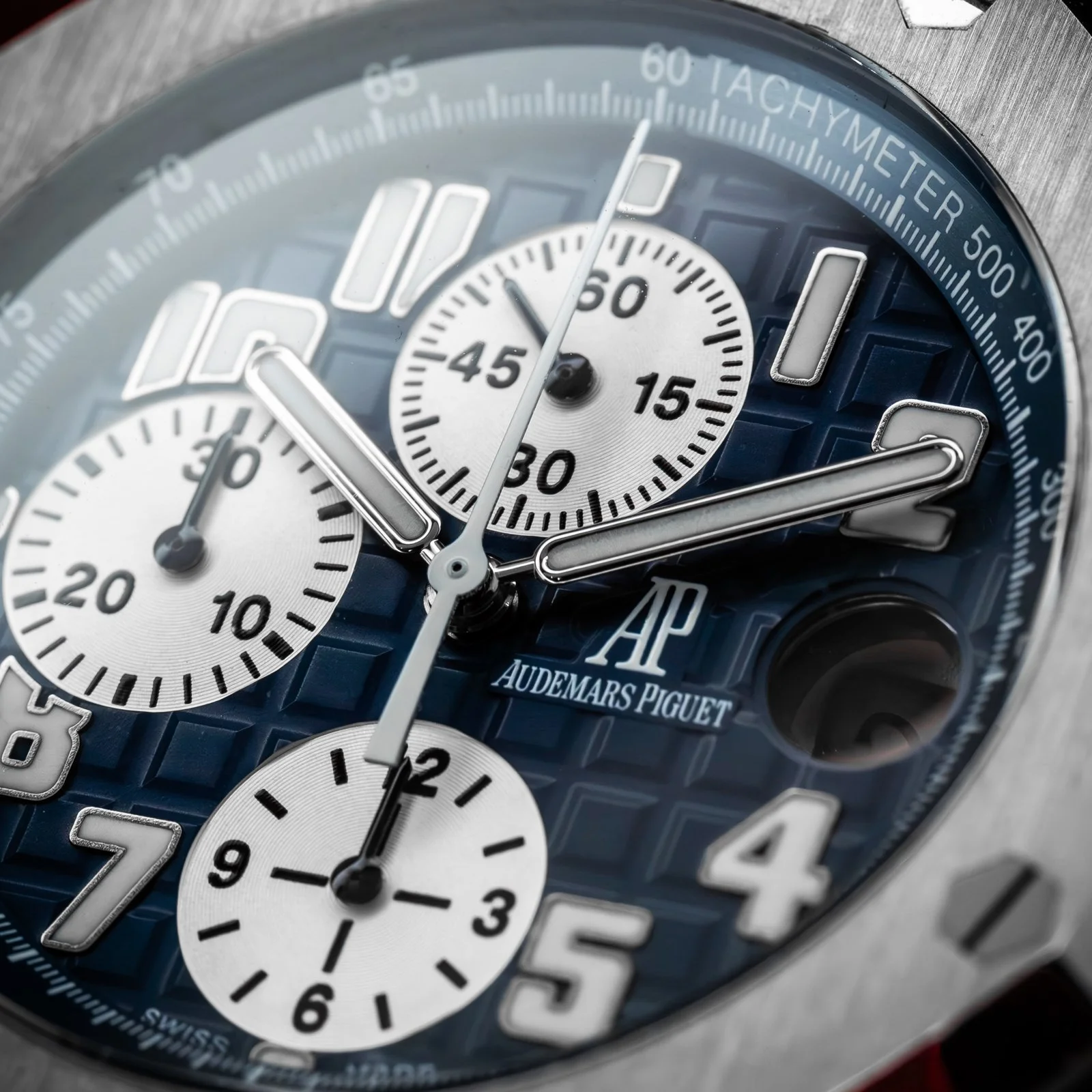 audemars-piguet-royal-oak-offshore-chrono-blue-beast-25721st-the-stellaris-collection.16.jpg