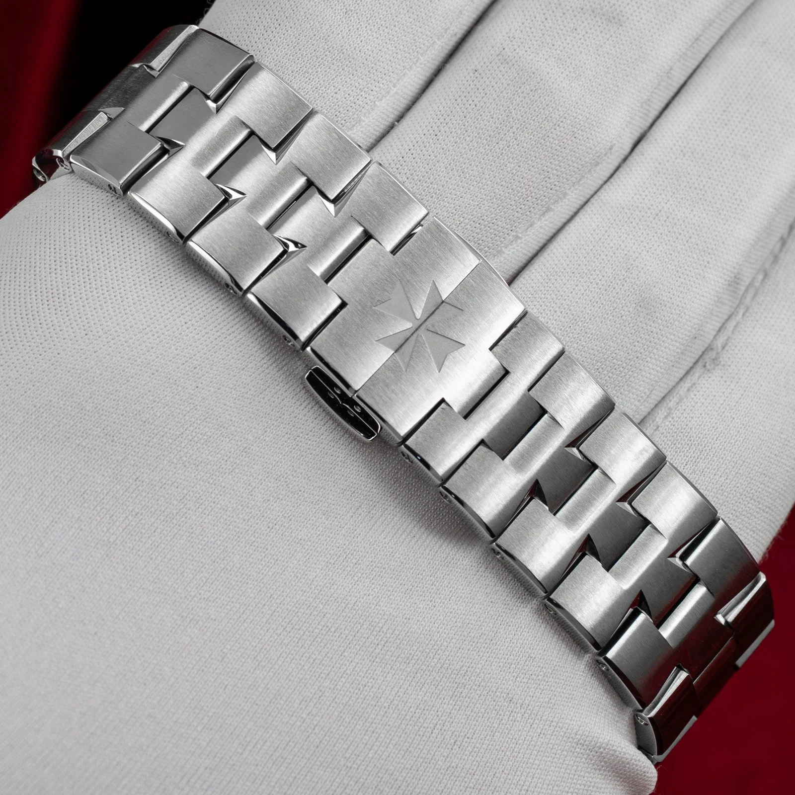 VacheronConstantinOverseasDualTime7900V.22.jpg