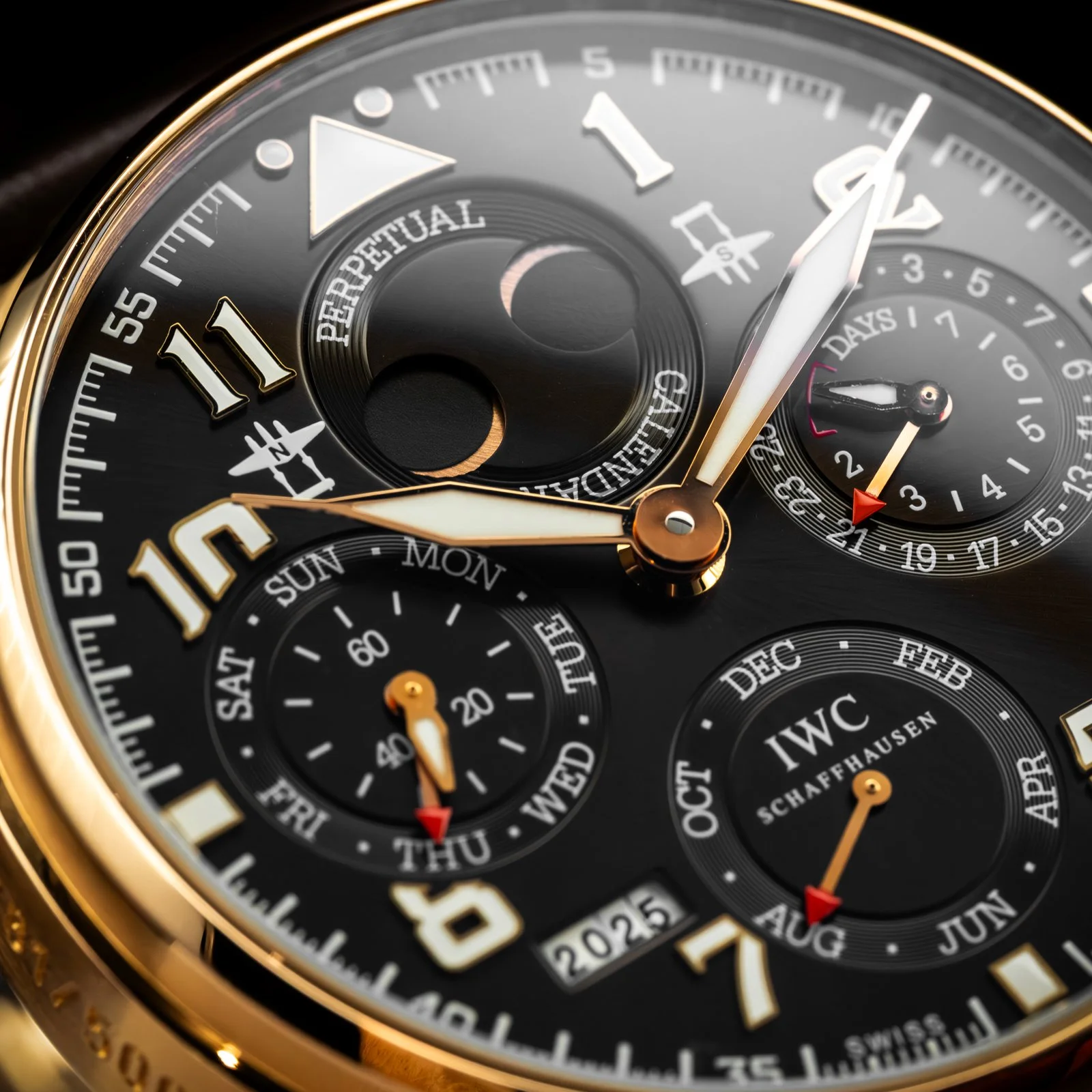 iwc-portuguese-perpetual-calendar-perpetual-moonphase-the-stellaris-collection.04.jpg