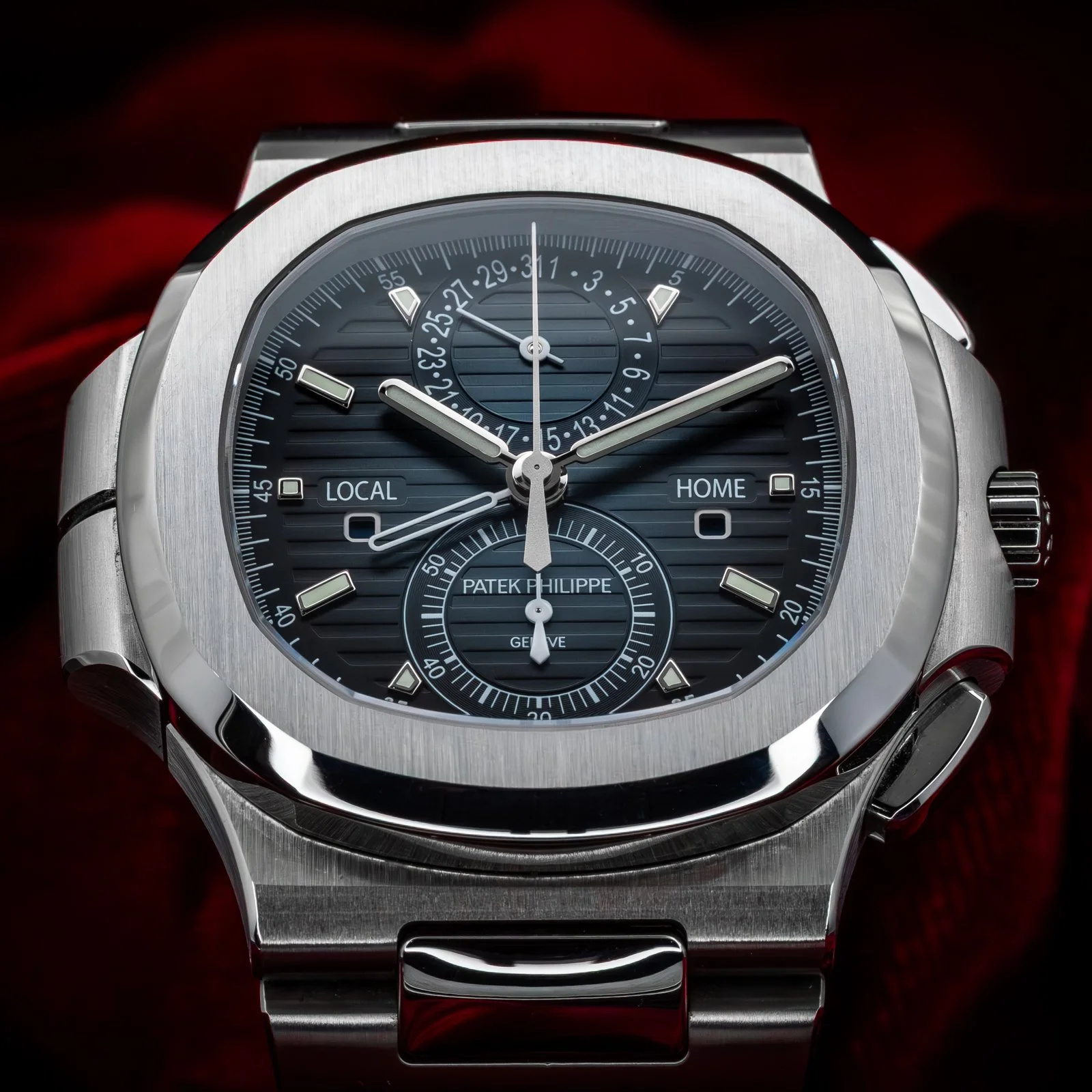 patek-philippe-nautilus-travel-time-chronograph-blue-dial-5990-1A-the-stellaris-collection.06.jpg