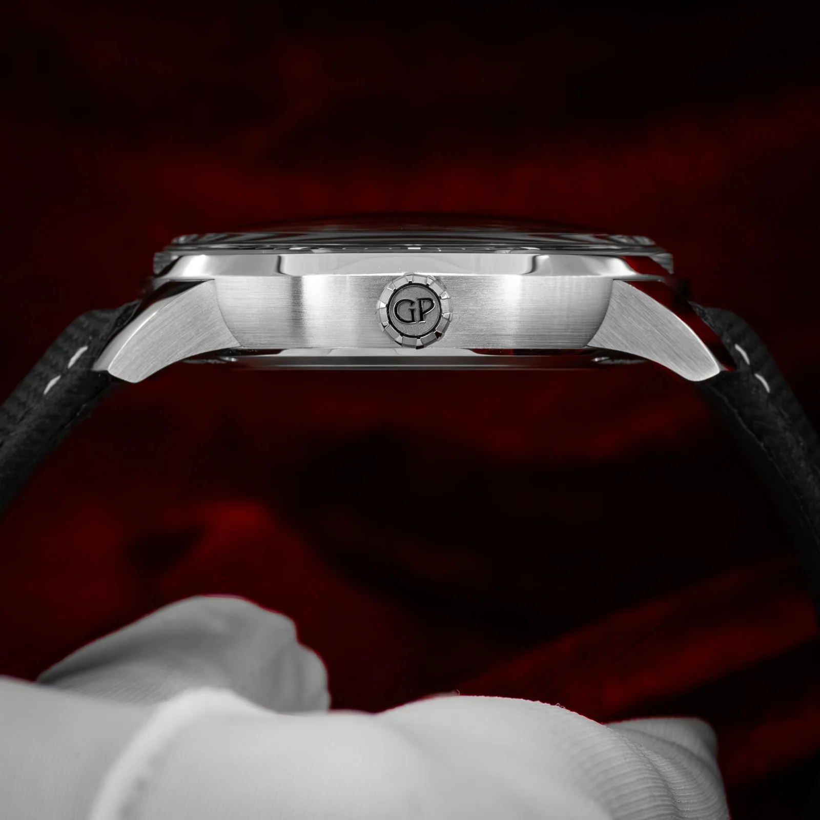 girard-perregaux-free-bridge-meteorite-82000-the-stellaris-collection.14.jpg