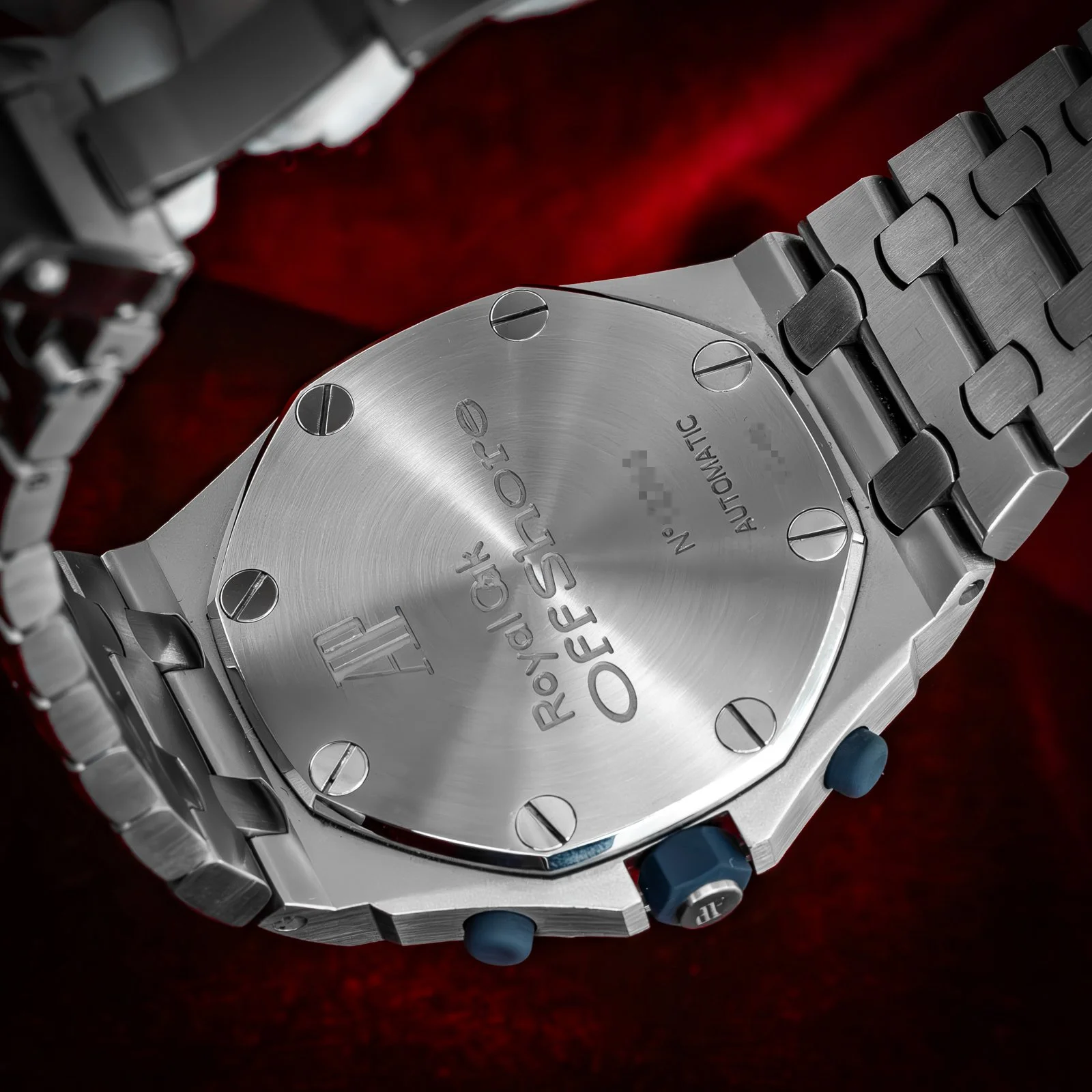 audemars-piguet-royal-oak-offshore-chrono-blue-beast-25721st-the-stellaris-collection.18.jpg