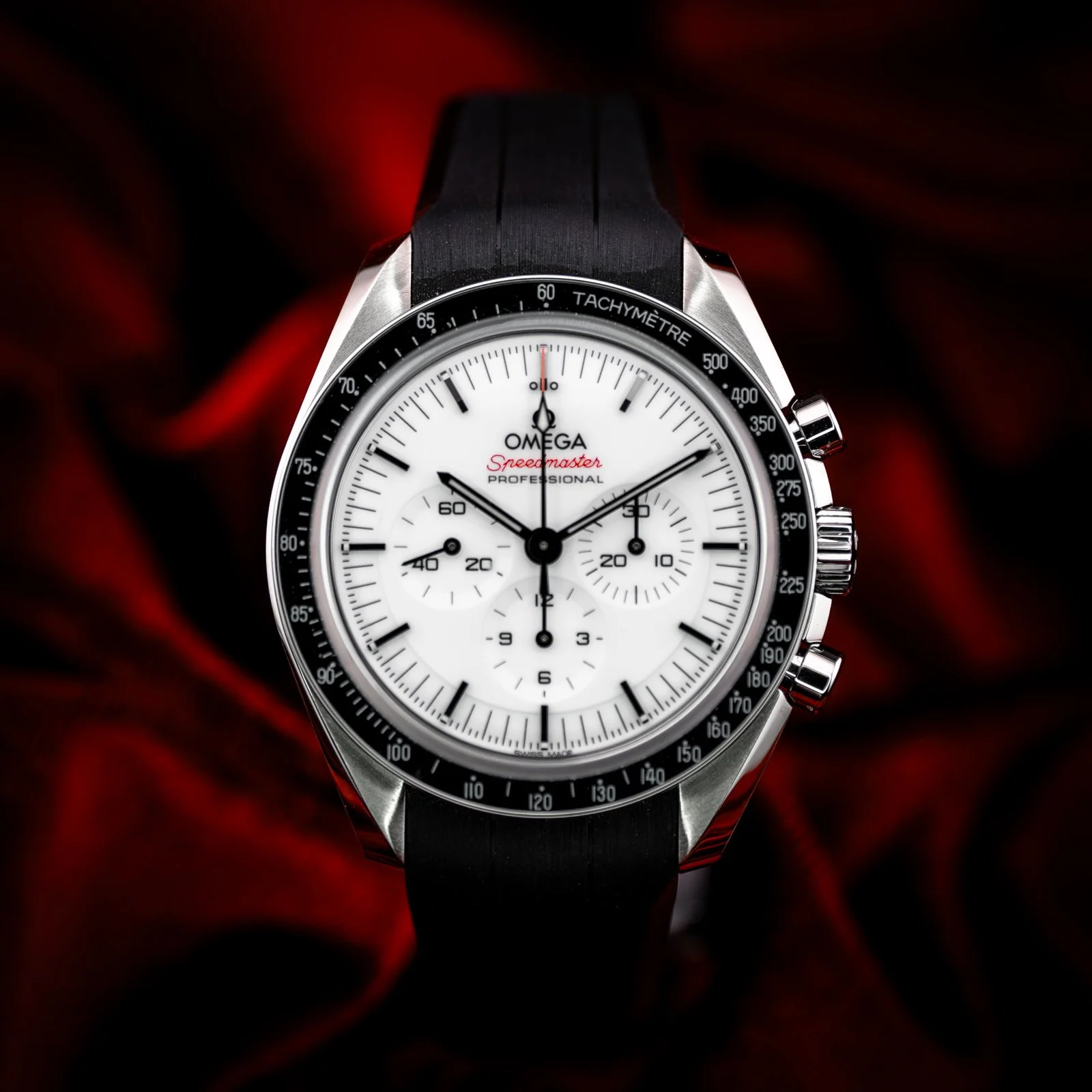 OmegaSpeedmasterWhiteDial.01.jpg