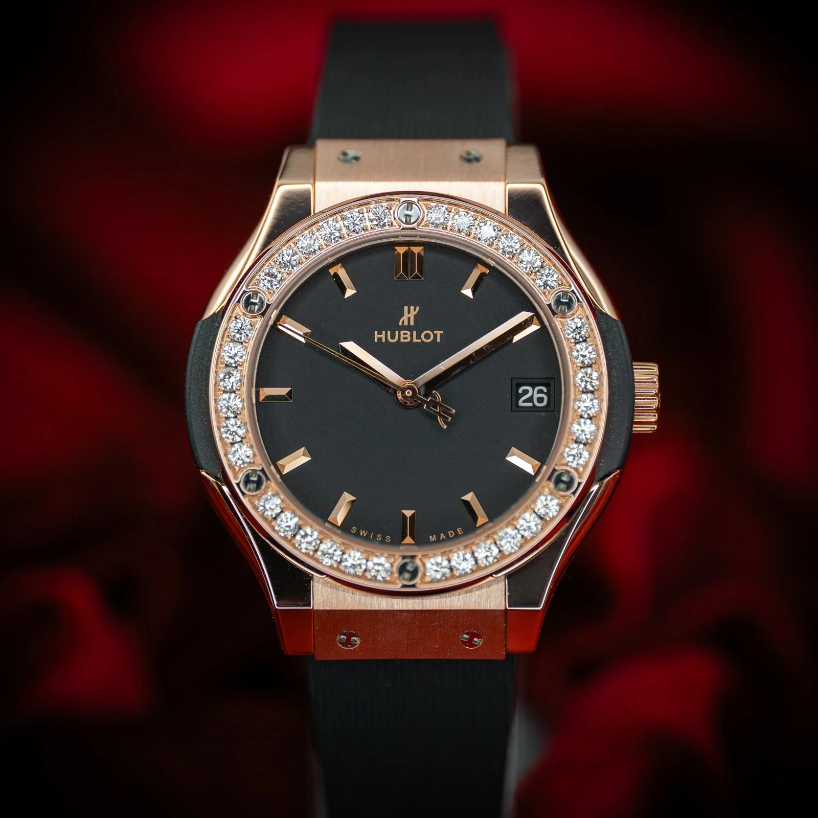 hublot-classic-fusion-quartz-rose-gold-diamond-the-stellaris-collection.01.jpg