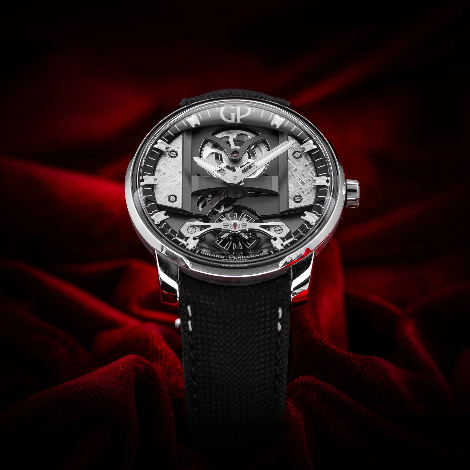 girard-perregaux-free-bridge-meteorite-82000-the-stellaris-collection.06.jpg