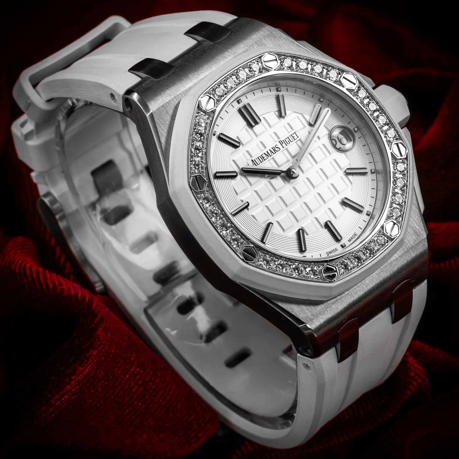 audemars-piguet-royal-oak-offshore-lady-quartz-diamond-bezel-67540sk-the-stellaris-collection.08.jpg