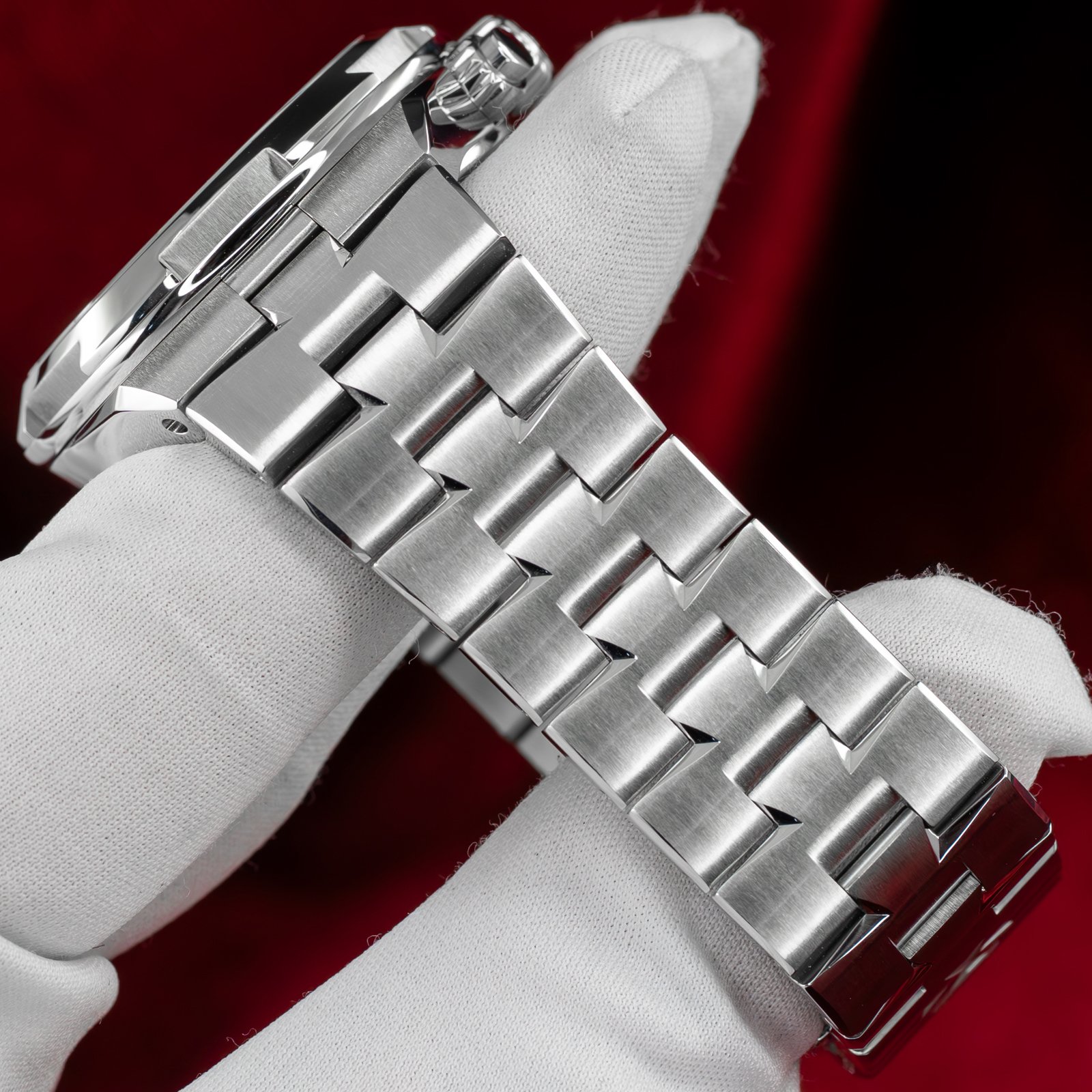 VacheronConstantinOverseasDualTime7900V.20.jpg