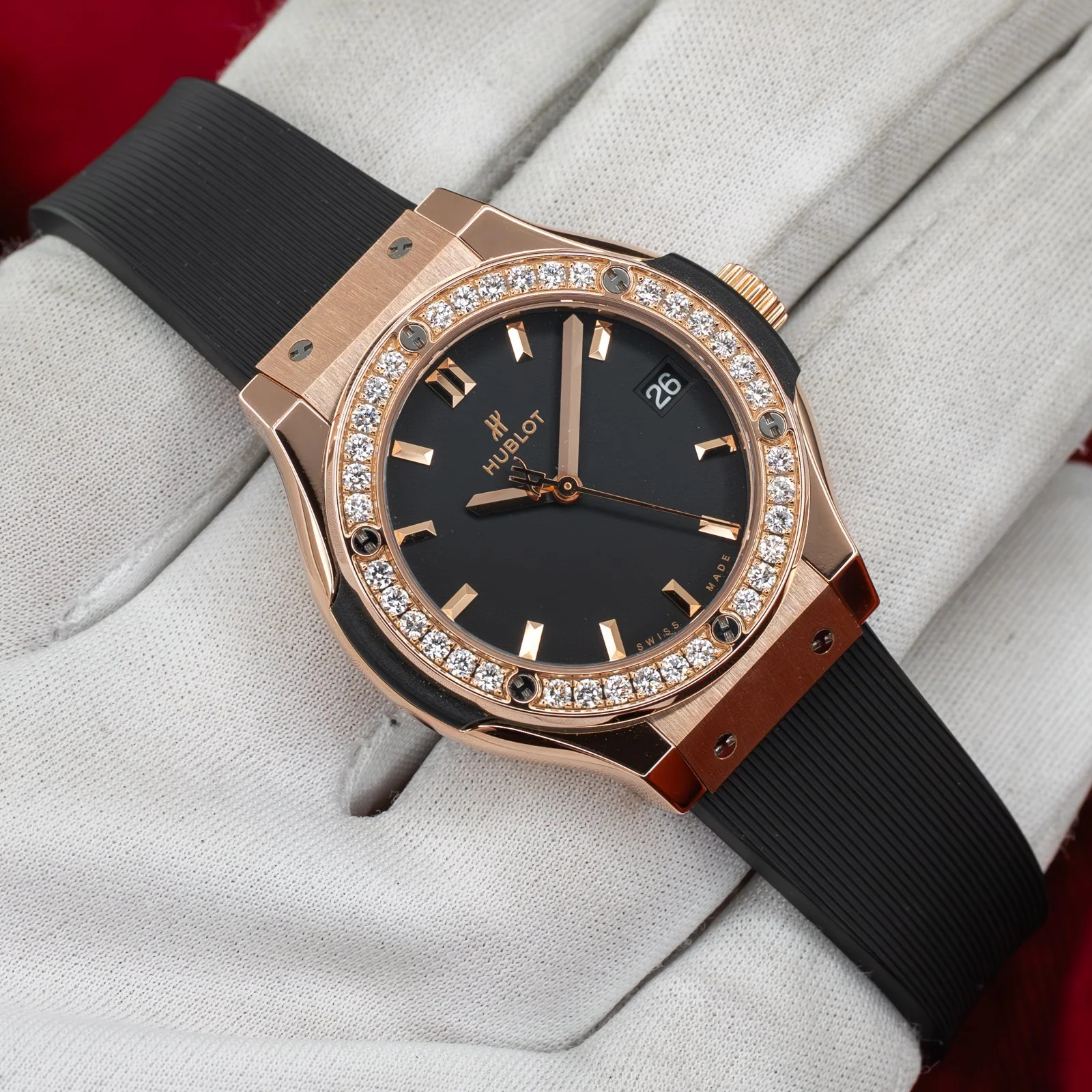 hublot-classic-fusion-quartz-rose-gold-diamond-the-stellaris-collection.13.jpg
