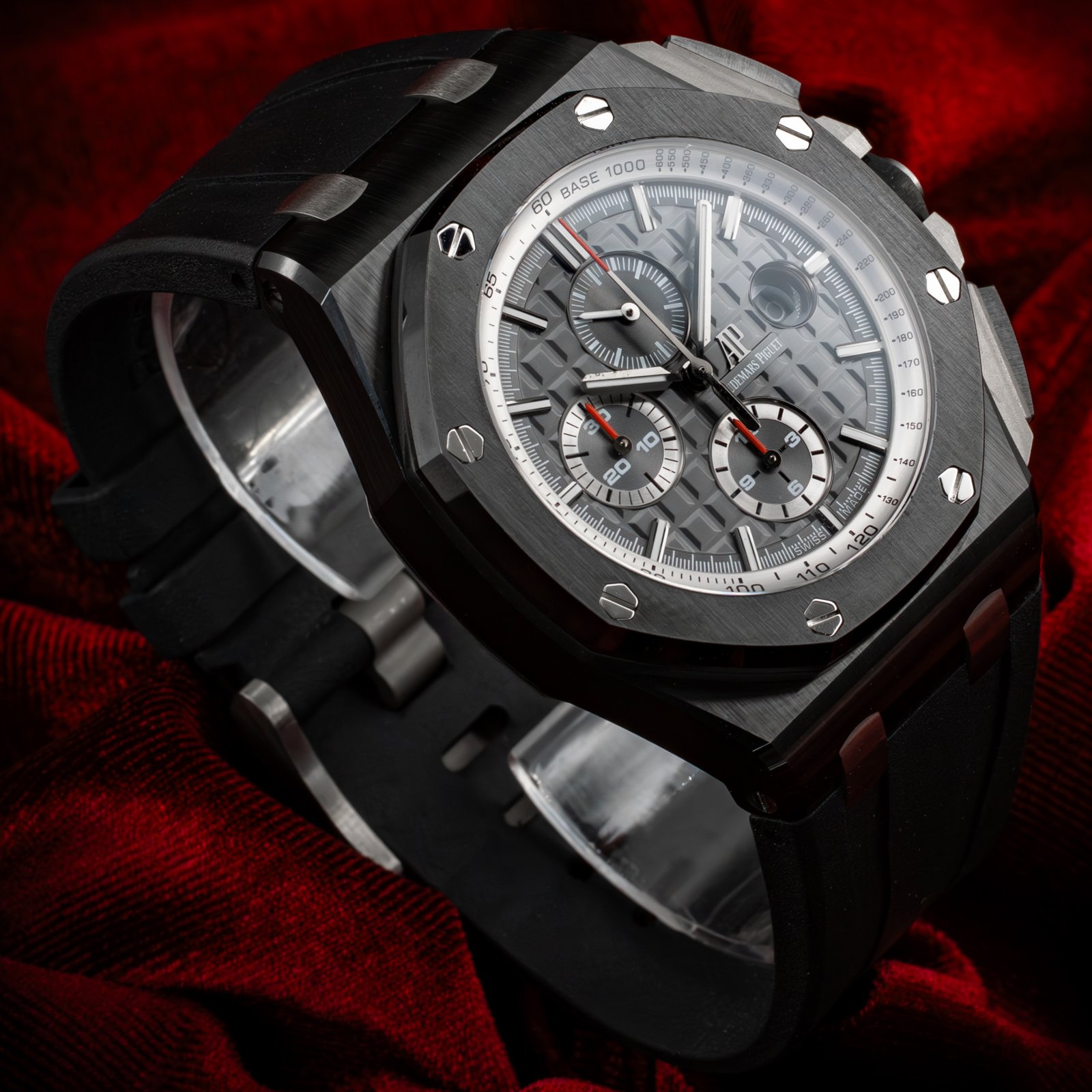 AudemarsPiguetRoyalOakOffshoreChronographAnthracite.09.jpg