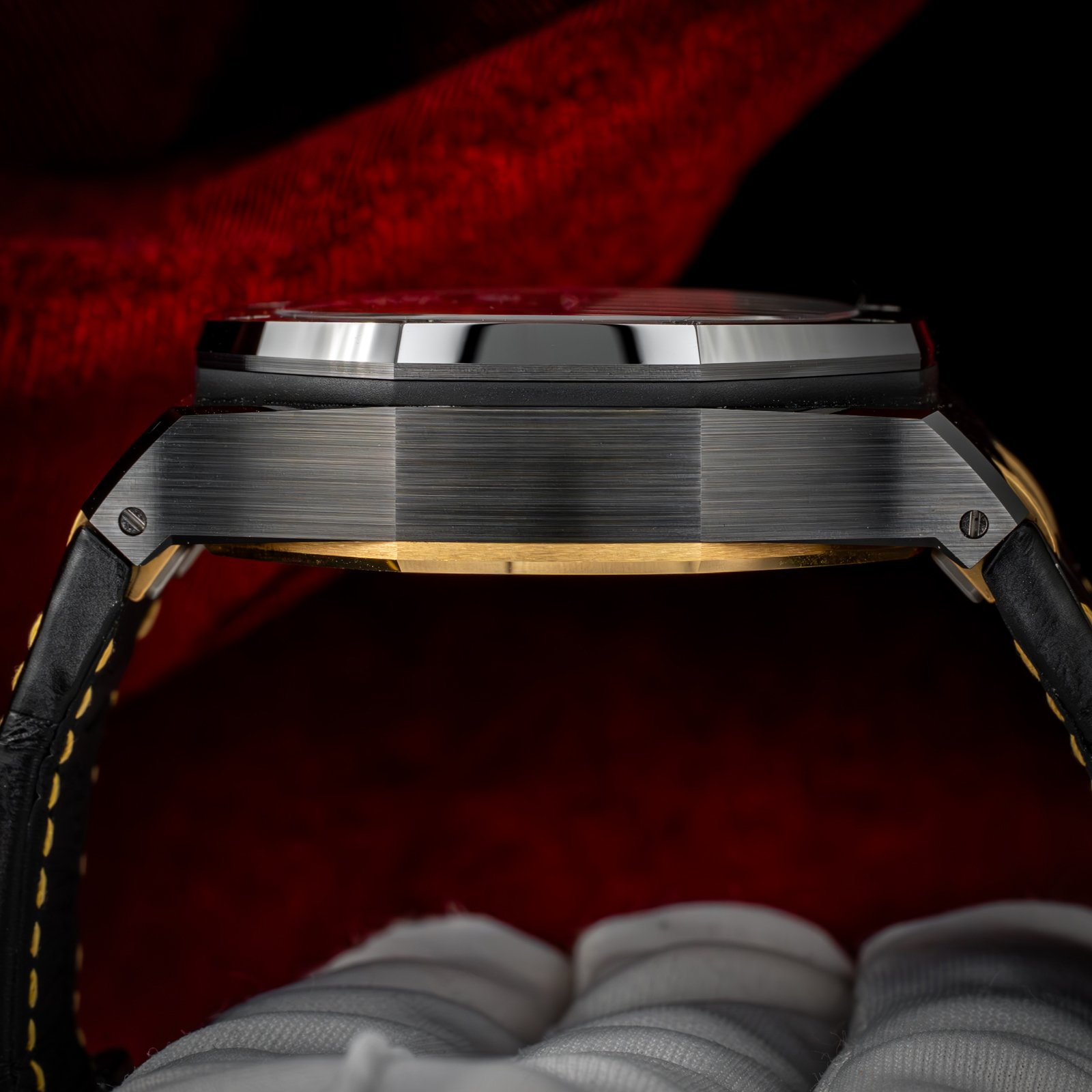 AudemarsPiguetOffshoreBlackCeramic.14.jpg