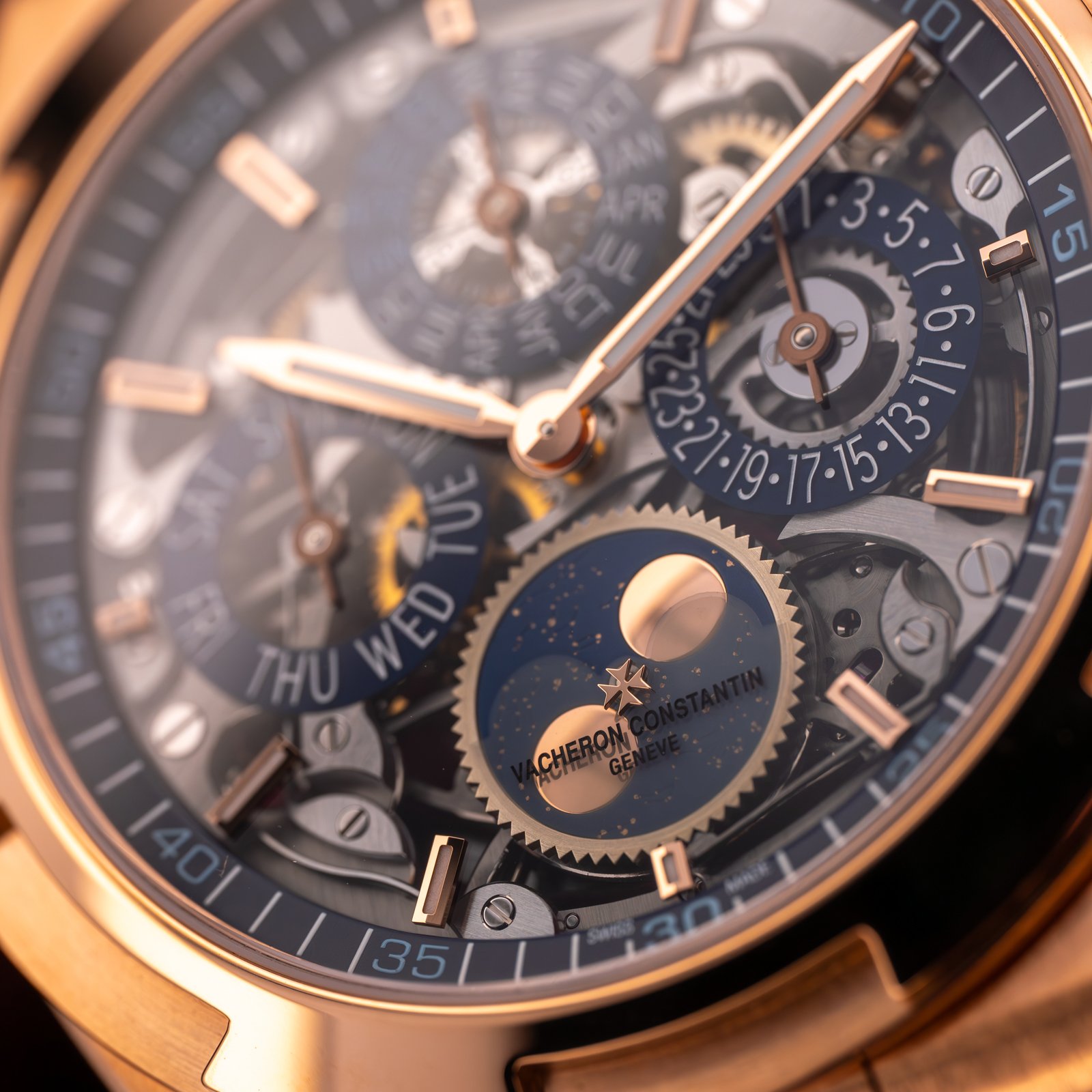 VacheronConstantinOverseasRoseGoldPerpetual.07.jpg