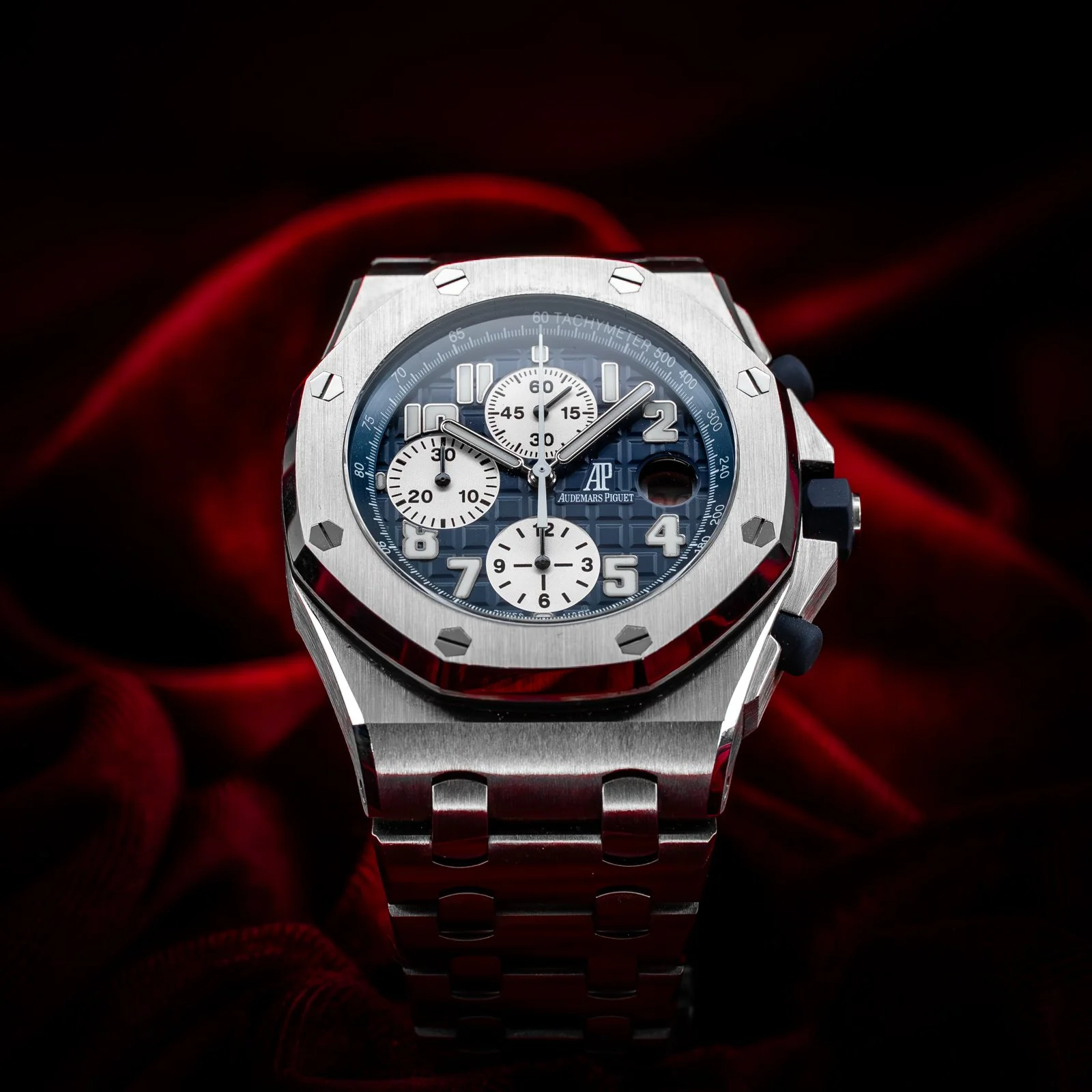 audemars-piguet-royal-oak-offshore-chrono-blue-beast-25721st-the-stellaris-collection.05.jpg