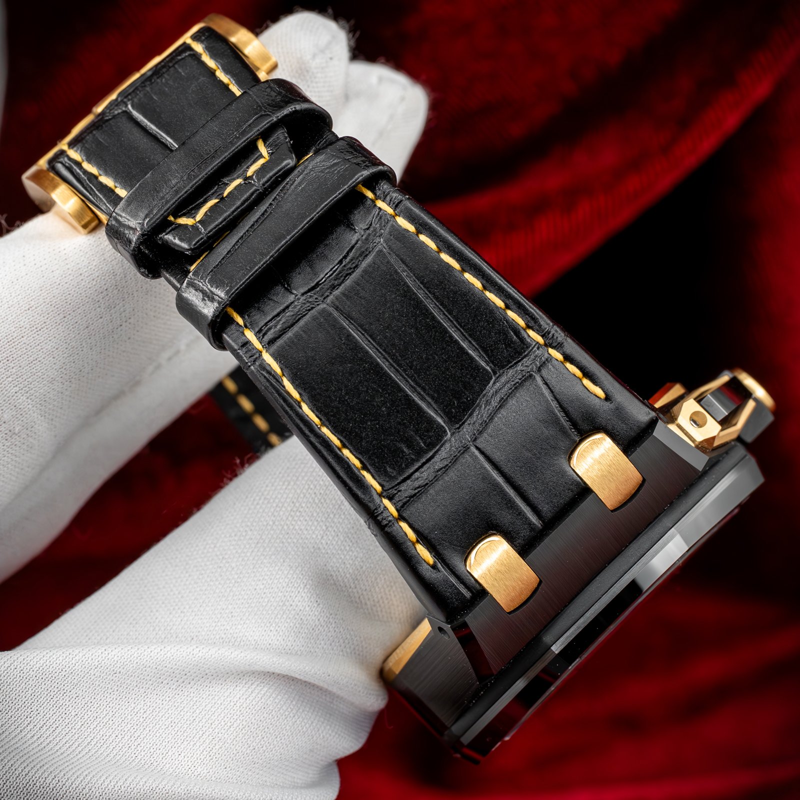 AudemarsPiguetOffshoreBlackCeramic.17.jpg