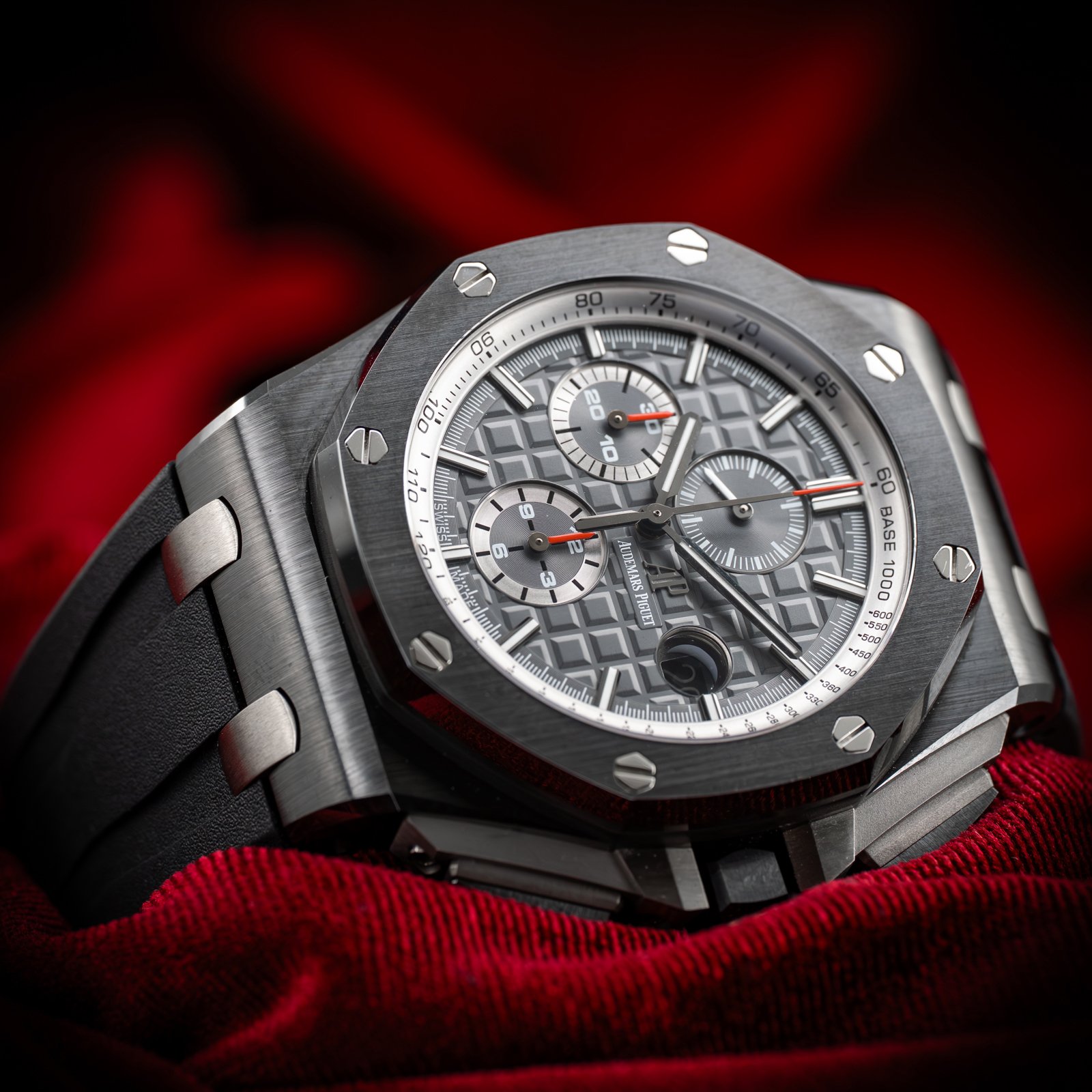 AudemarsPiguetRoyalOakOffshoreChronographAnthracite.02.jpg