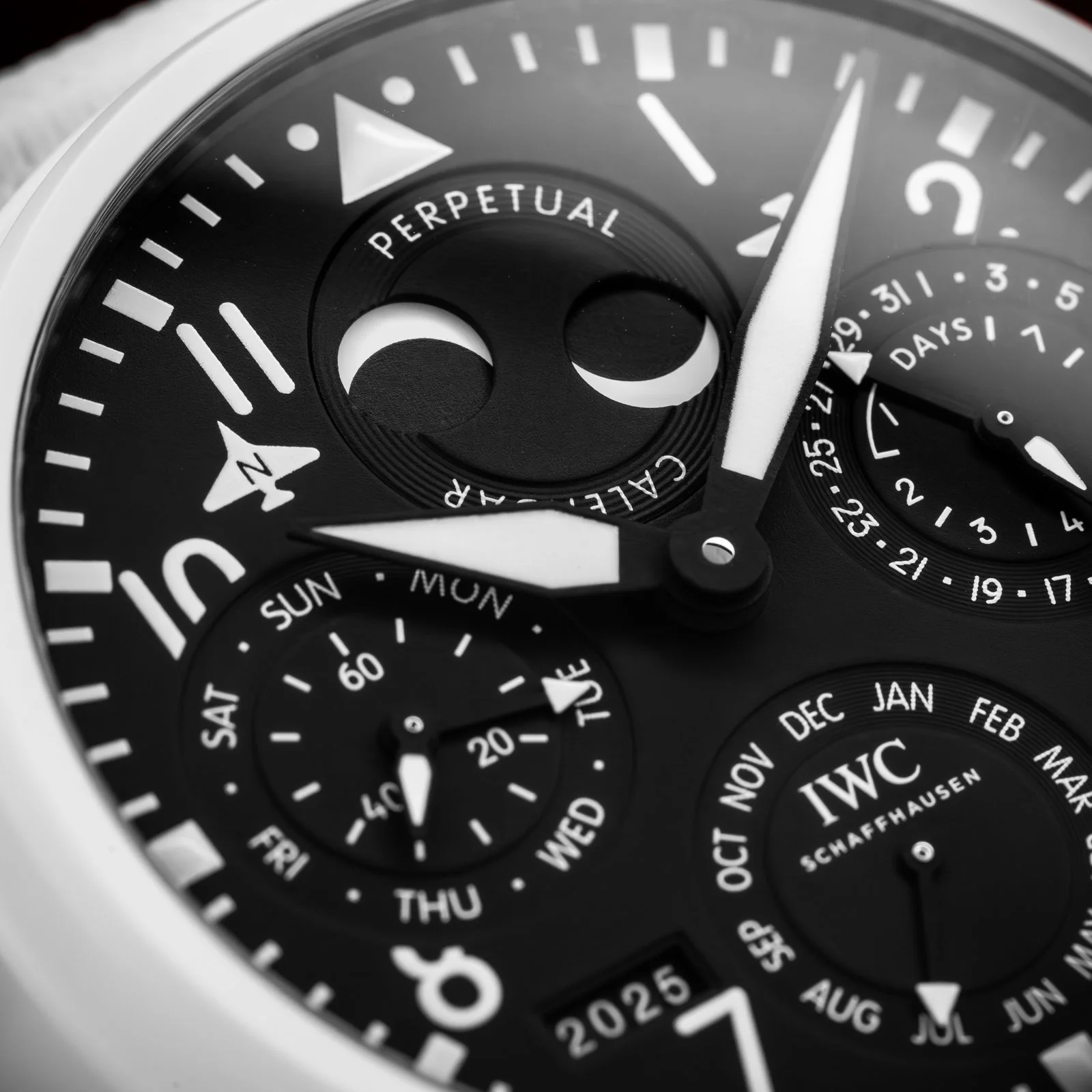 iwc-big-pilot-perpetual-calendar-white-ceramic-iw503008-the-stellaris-collection.06.jpg