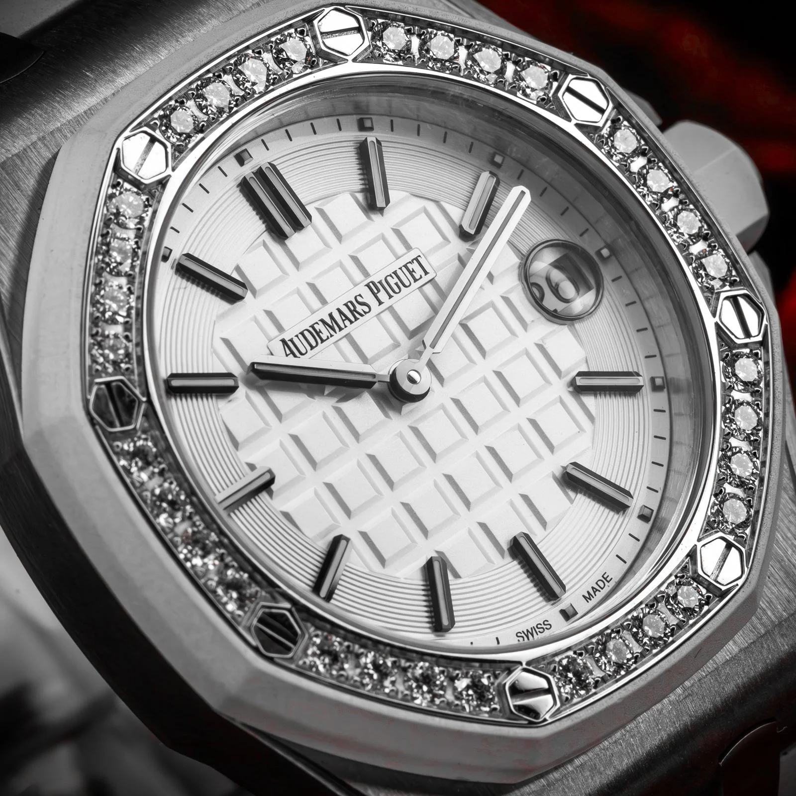 audemars-piguet-royal-oak-offshore-lady-quartz-diamond-bezel-67540sk-the-stellaris-collection.09.jpg