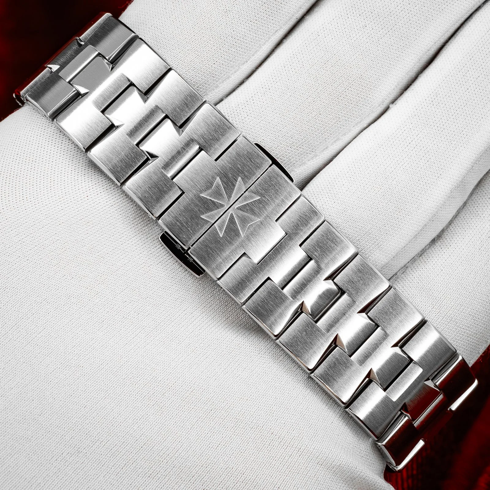 vacheron-constantin-overseas-world-time-7700v-the-stellaris-collection.21.jpg