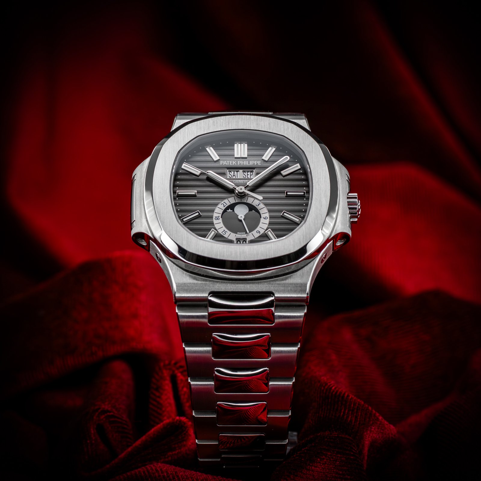patek-philippe-nautilus-annual-calendar-moon-phase-the-stellaris-collection.03.jpg
