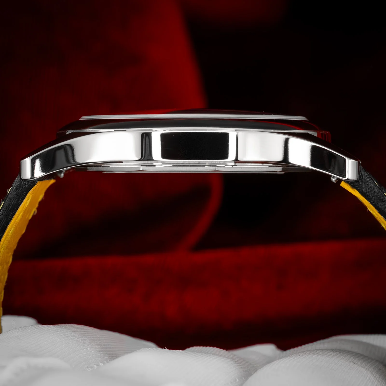 patek-philippe-calatrava-white-gold-yellow-dial-6007g-the-stellaris-collection.15.jpg