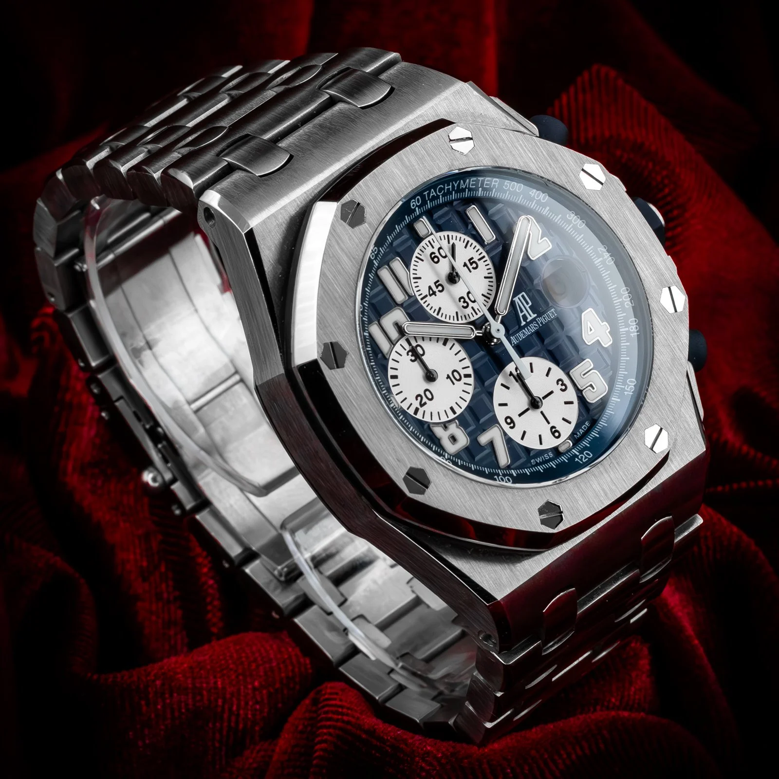 audemars-piguet-royal-oak-offshore-chrono-blue-beast-25721st-the-stellaris-collection.07.jpg