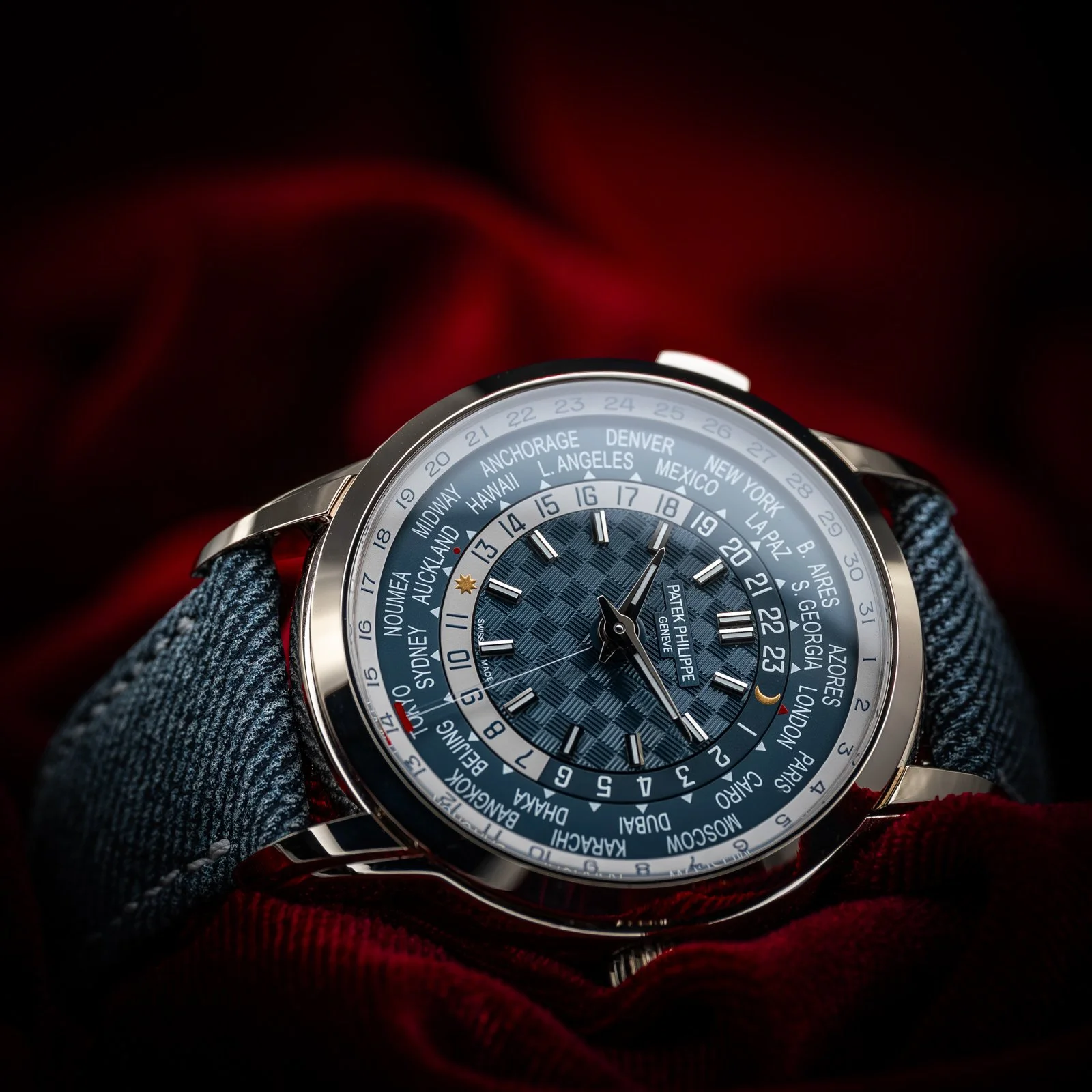 patek-philippe-world-time-date-complications-blue-dial-white-gold-5330g-001-the-stellaris-collection.02.jpg