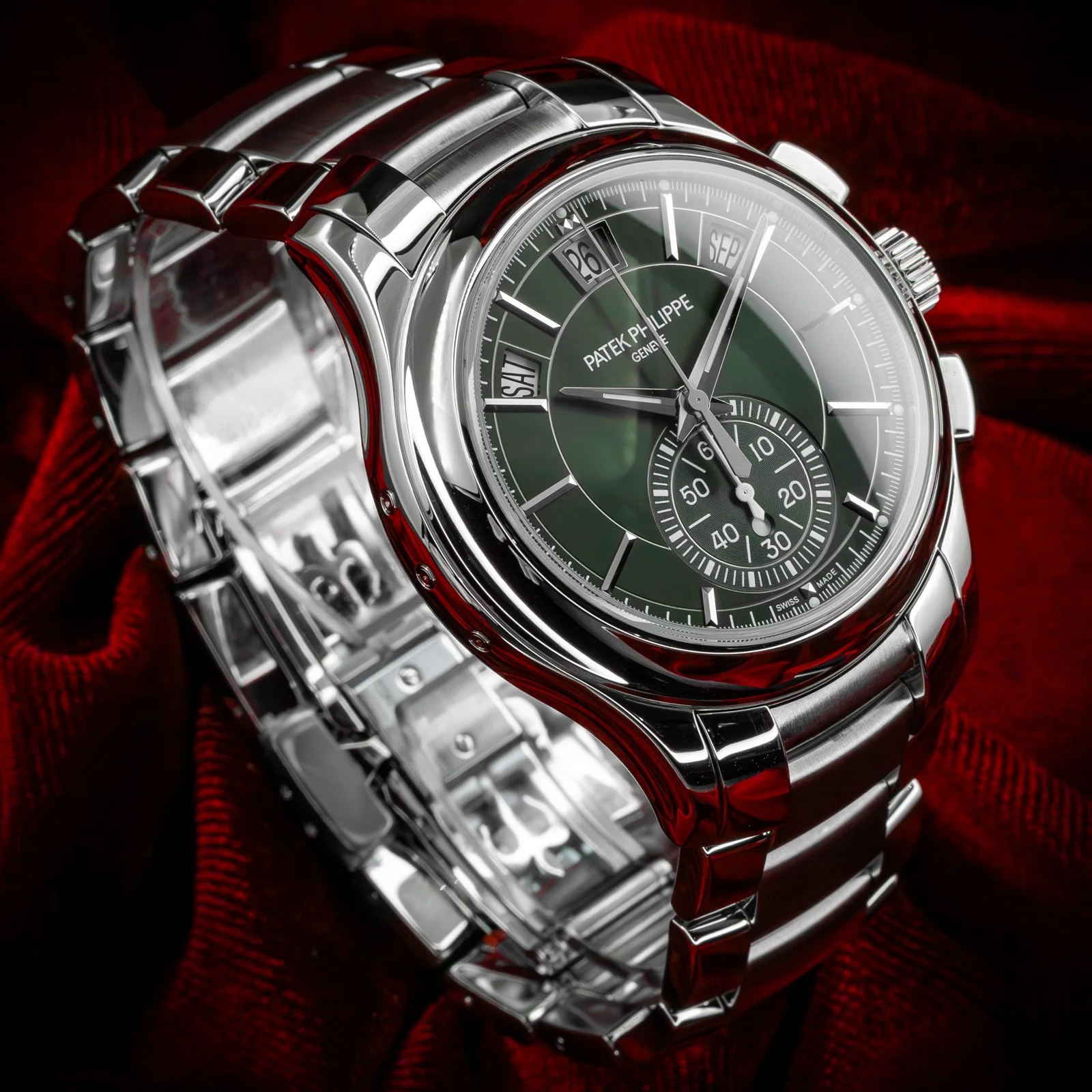 patek-philippe-annual-calendar-chronograph-green-dial-5905-1A-the-stellaris-collection.08.jpg