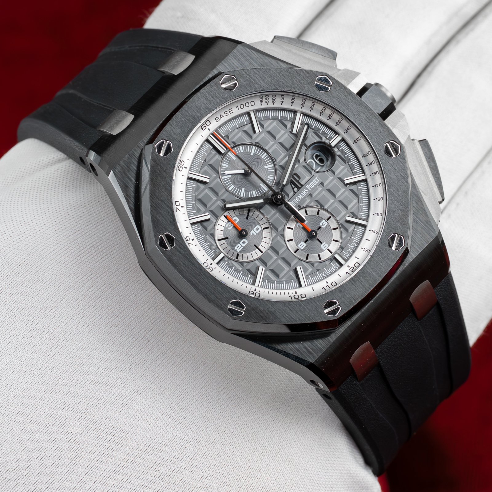 AudemarsPiguetRoyalOakOffshoreChronographAnthracite.15.jpg