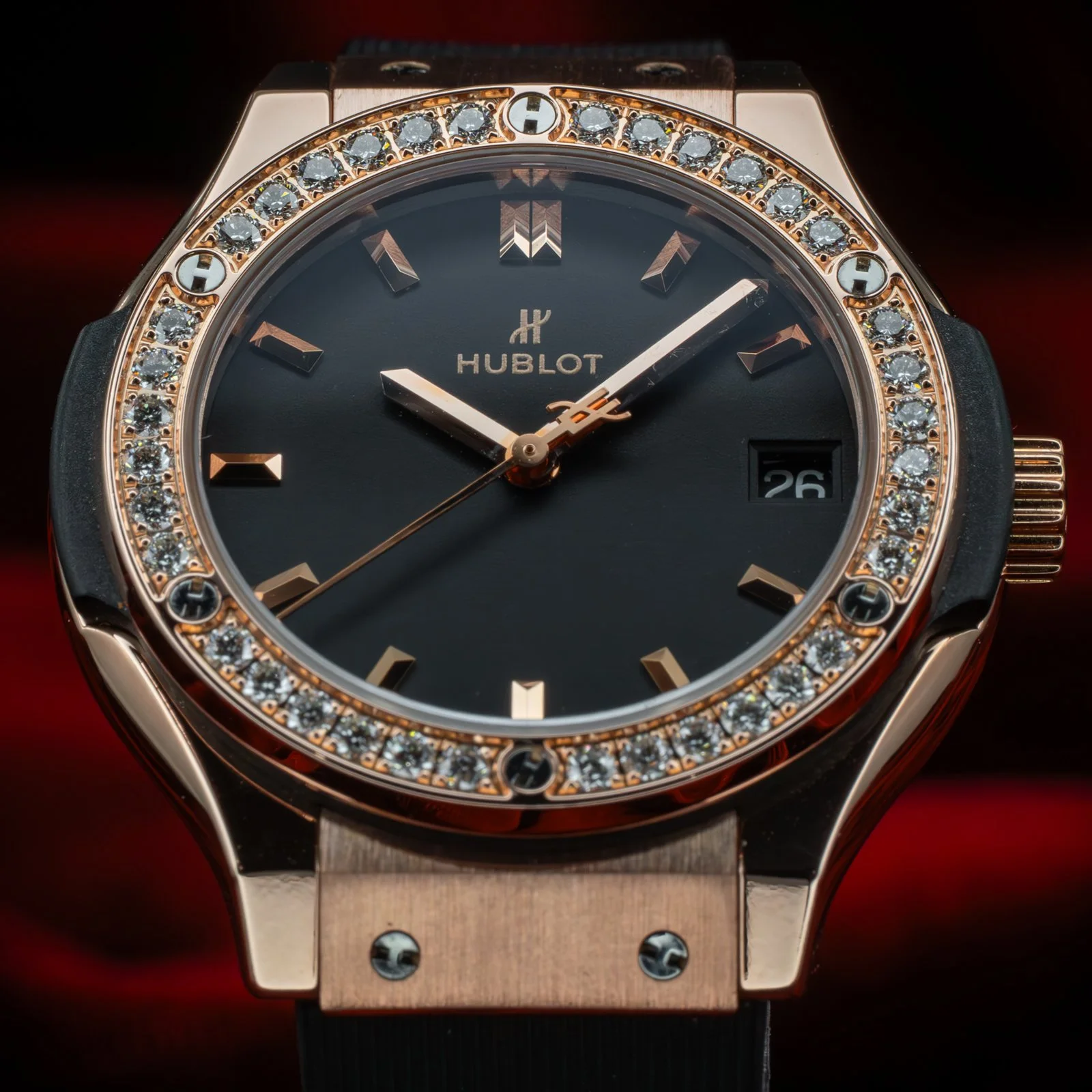 hublot-classic-fusion-quartz-rose-gold-diamond-the-stellaris-collection.07.jpg