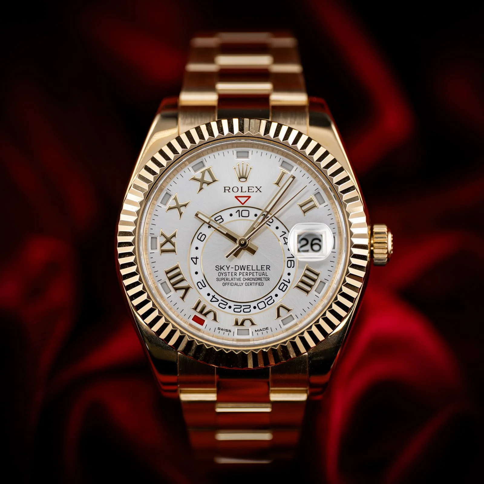 rolex-skydweller-yellow-gold-silver-roman-the-stellaris-collection.01.jpg