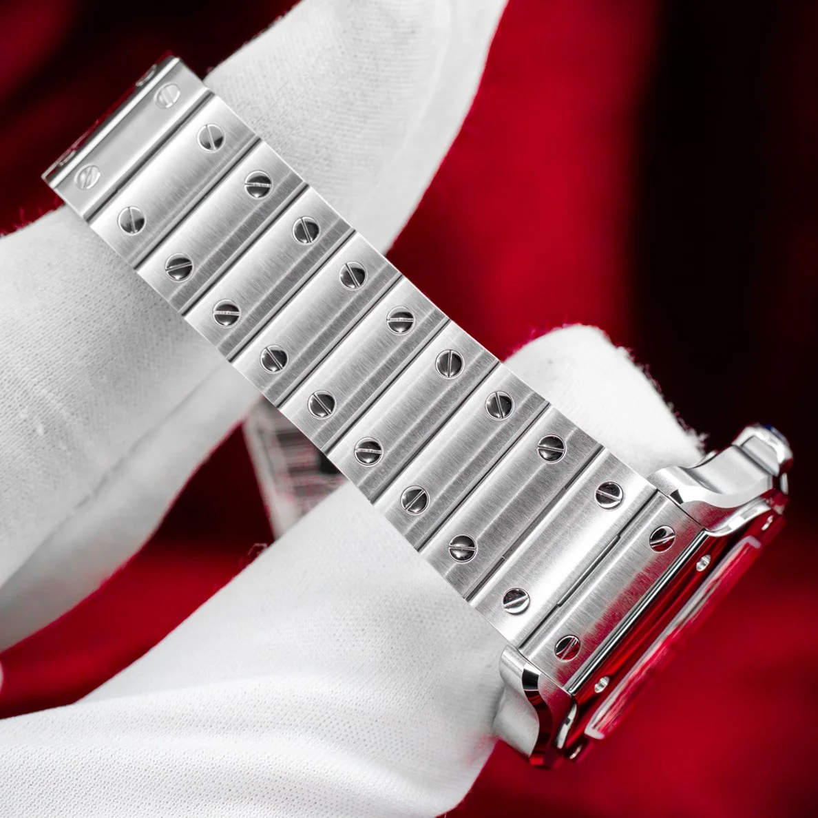 cartier-santos-de-cartier-stainless-steel-white-dial-medium-WSSA0029-the-stellaris-collection.21.jpg