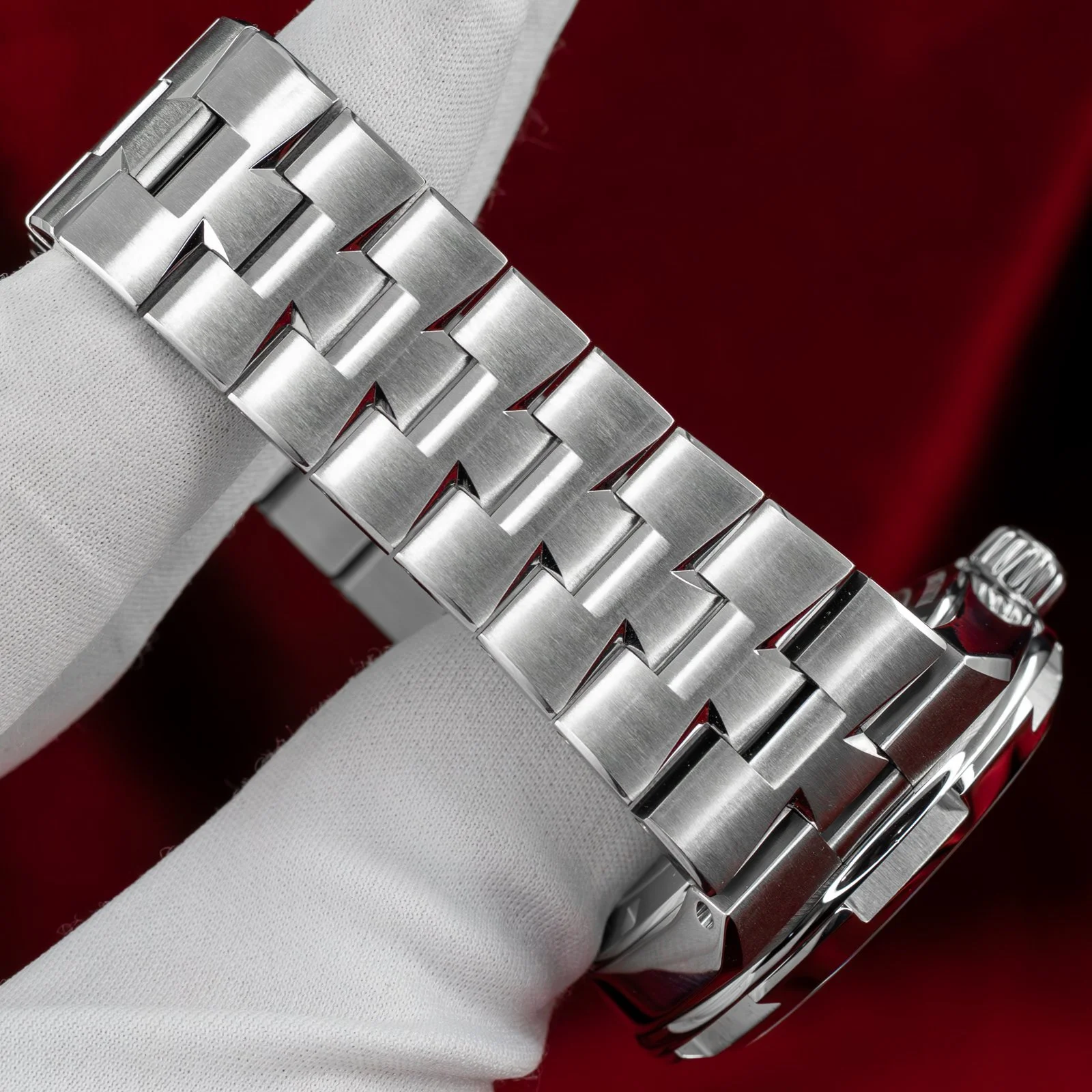 VacheronConstantinOverseasDualTime7900V.21.jpg