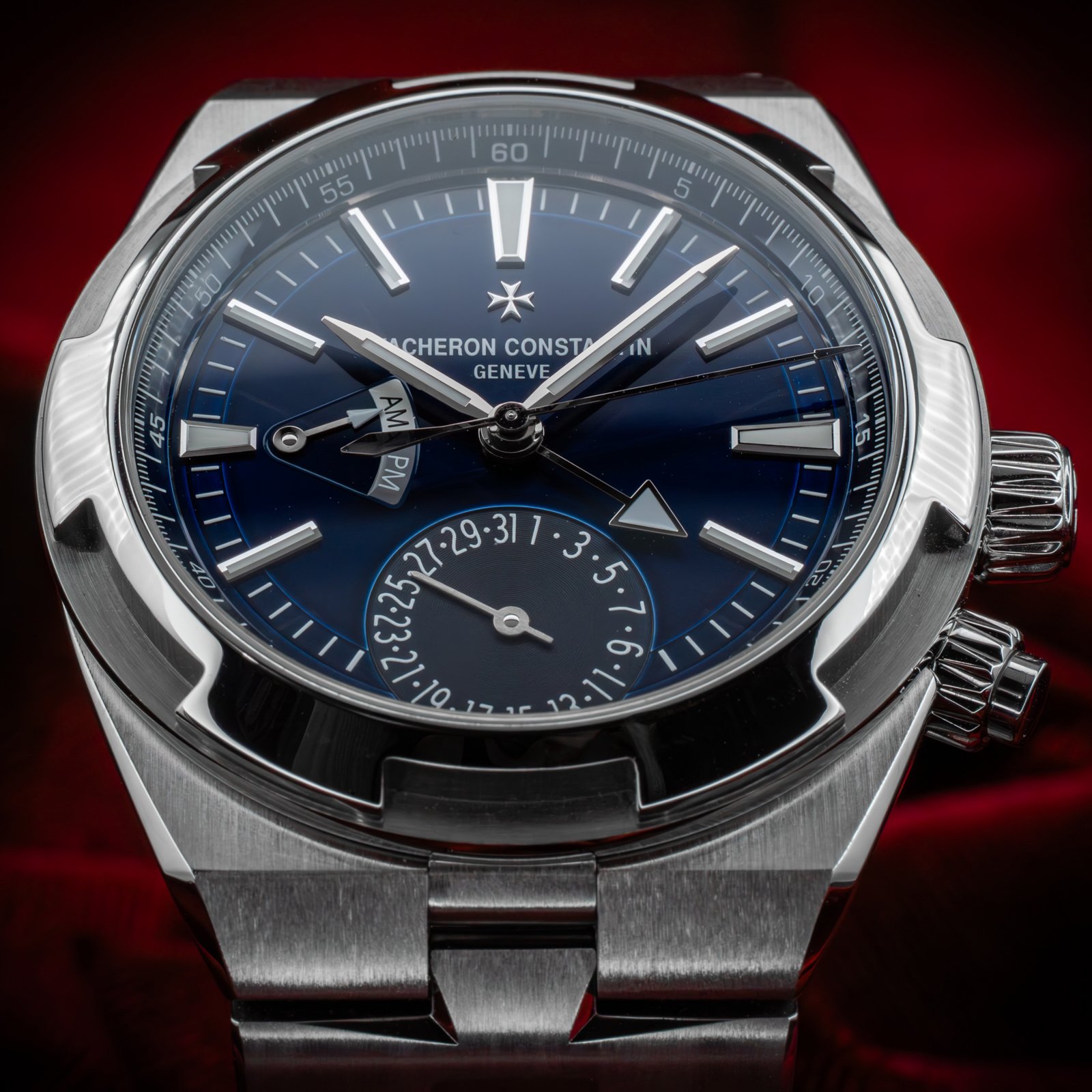 VacheronConstantinOverseasDualTime7900V.08.jpg