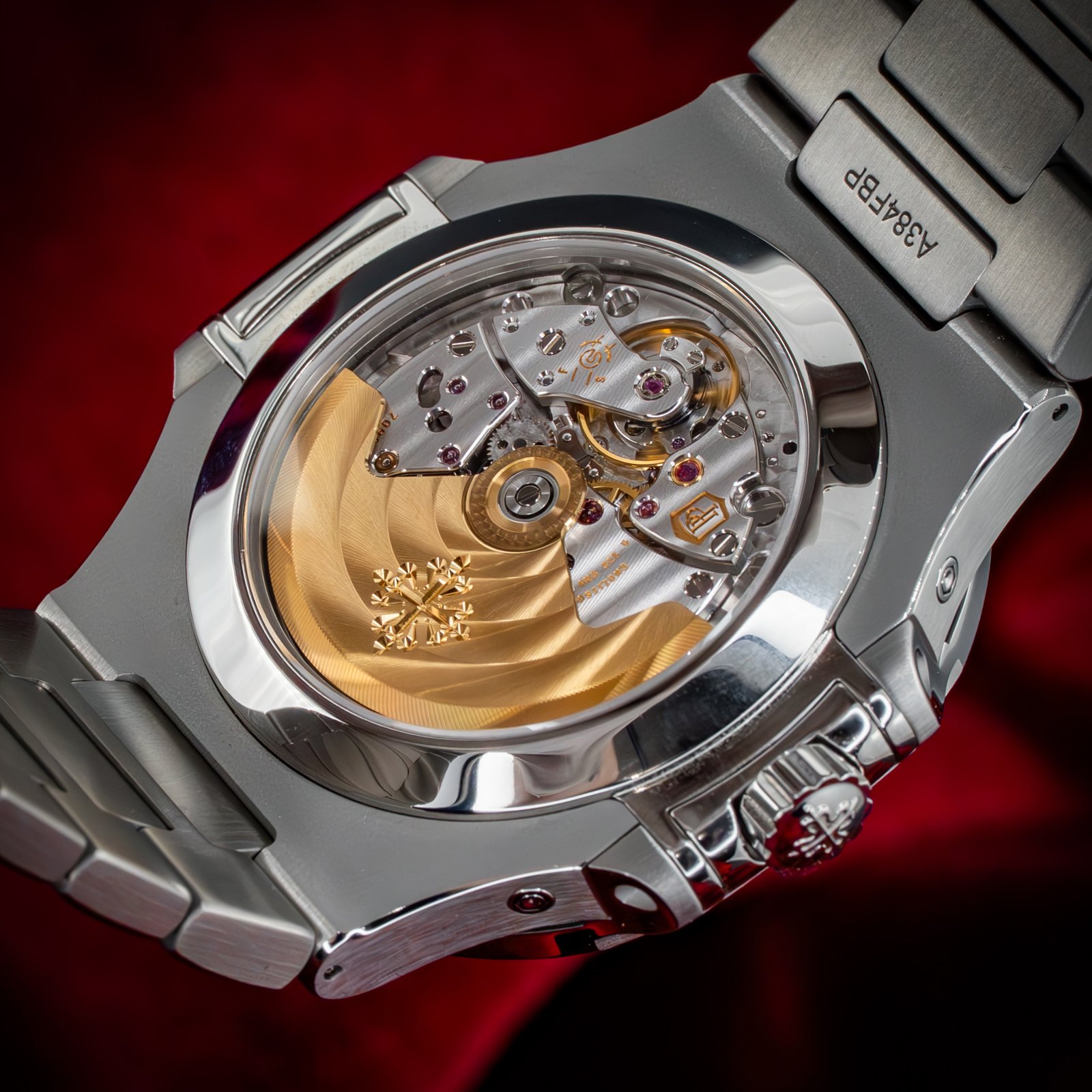 patek-philippe-nautilus-annual-calendar-moon-phase-the-stellaris-collection.18.jpg
