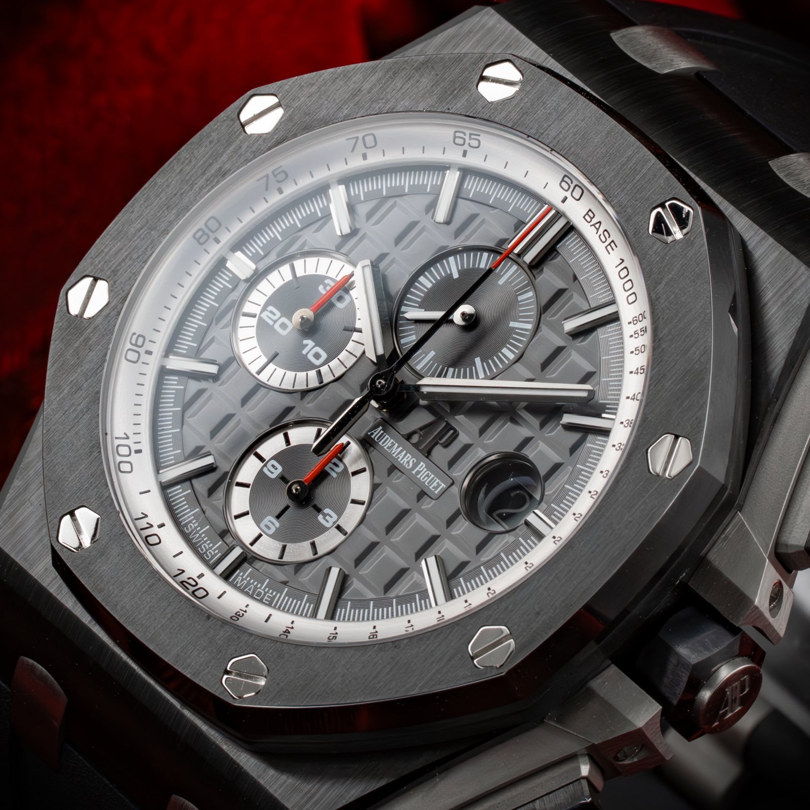 AudemarsPiguetRoyalOakOffshoreChronographAnthracite.12.jpg