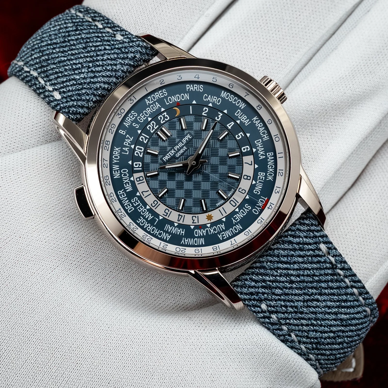 patek-philippe-world-time-date-complications-blue-dial-white-gold-5330g-001-the-stellaris-collection.11.jpg