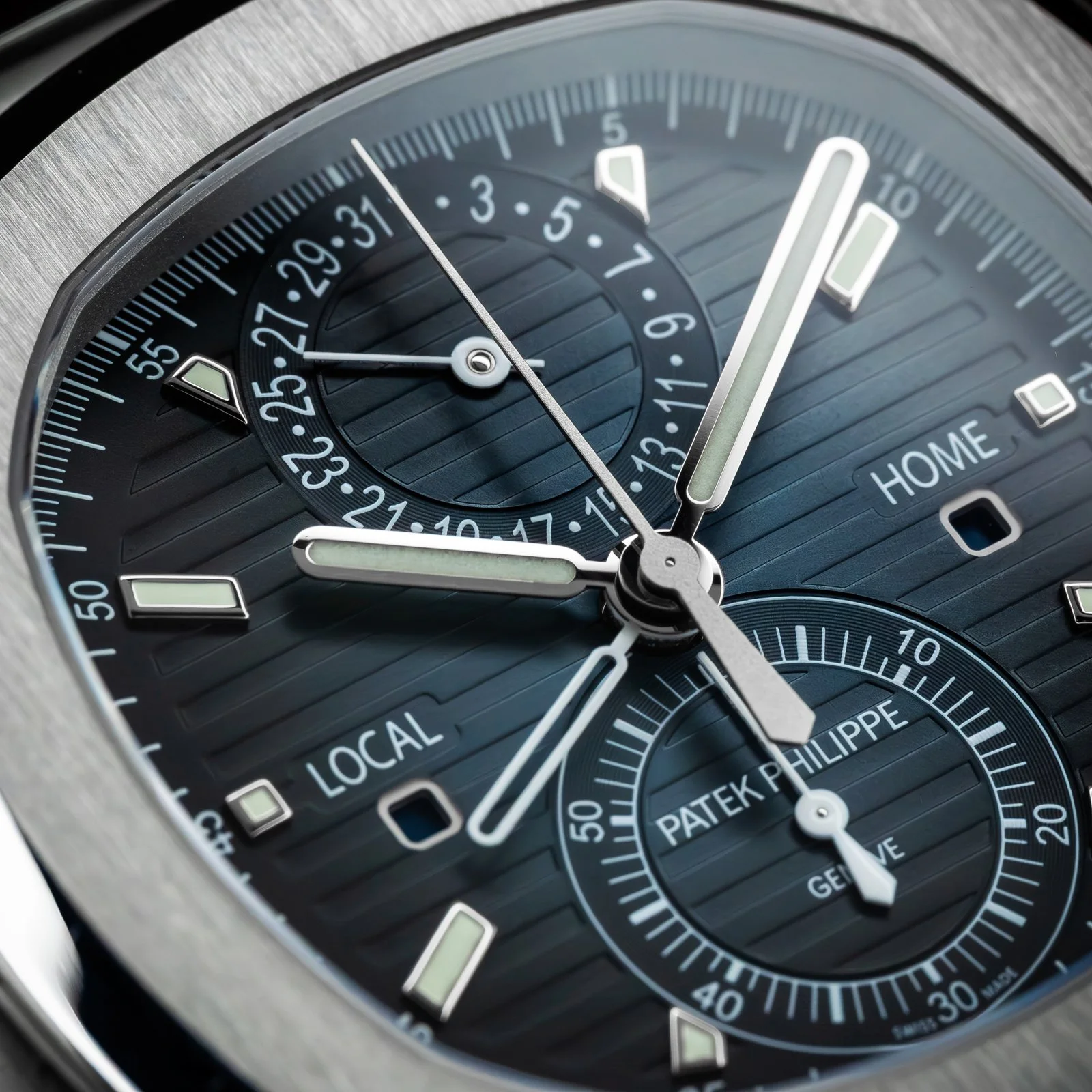 patek-philippe-nautilus-travel-time-chronograph-blue-dial-5990-1A-the-stellaris-collection.04.jpg
