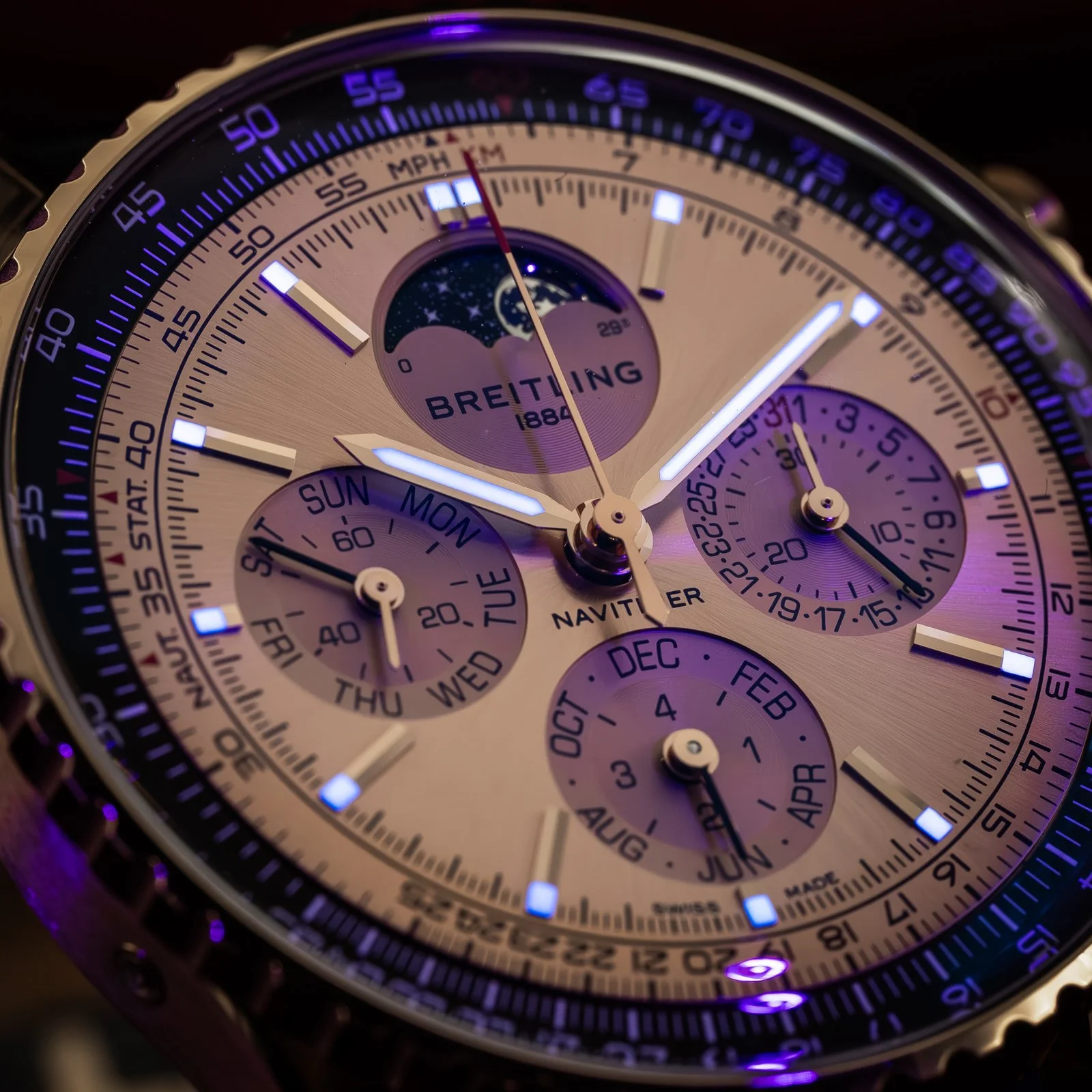 breitling-navitimer-b19-chronograph-43-perpetual-calendar-140th-anniv-the-stellaris-collection.22.jpg