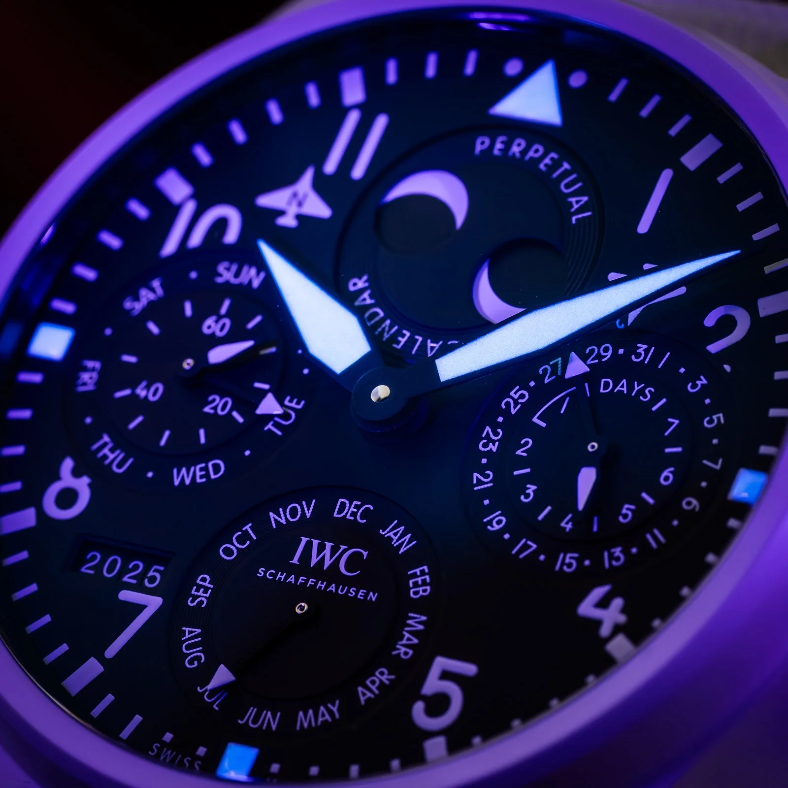 iwc-big-pilot-perpetual-calendar-white-ceramic-iw503008-the-stellaris-collection.12.jpg